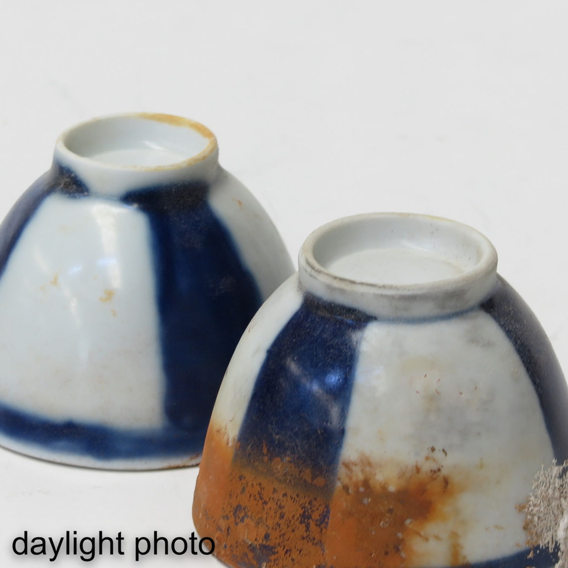 A Collection of 7 Ship Wreck Porcelain Cups - Image 8 of 9