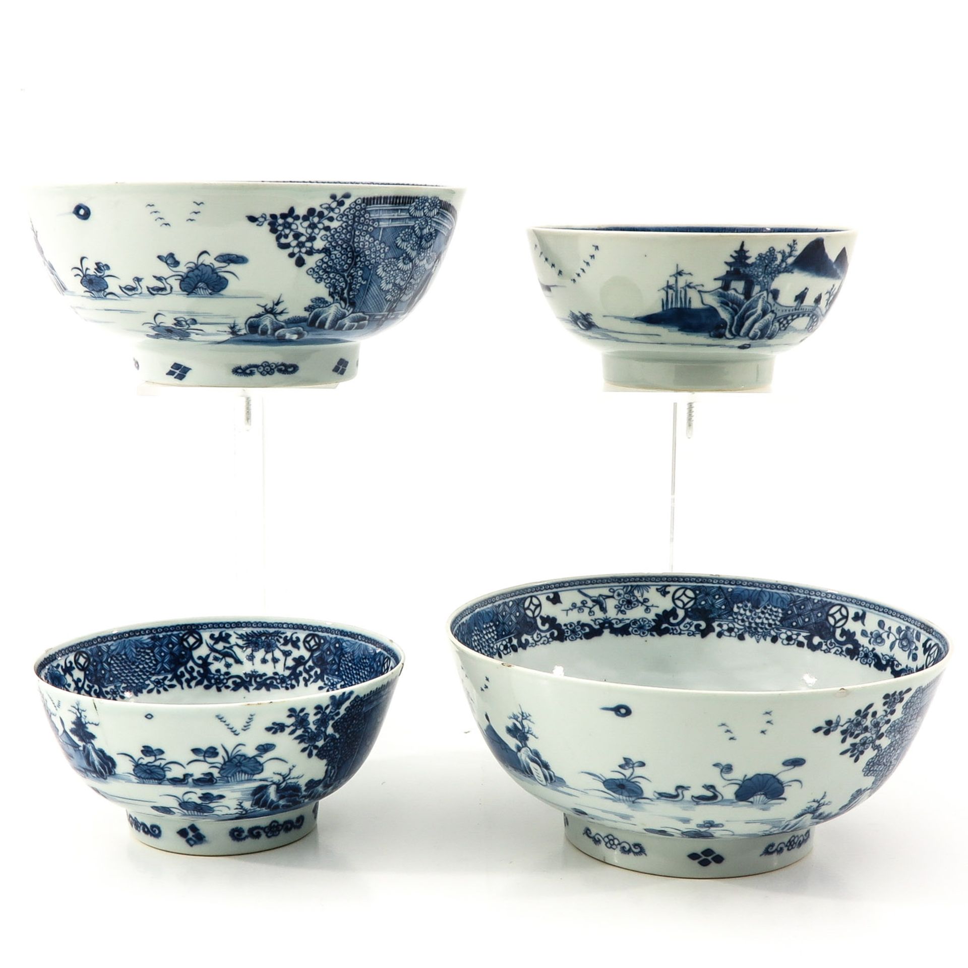 A Collection of 4 Blue and White Bowls - Image 4 of 10
