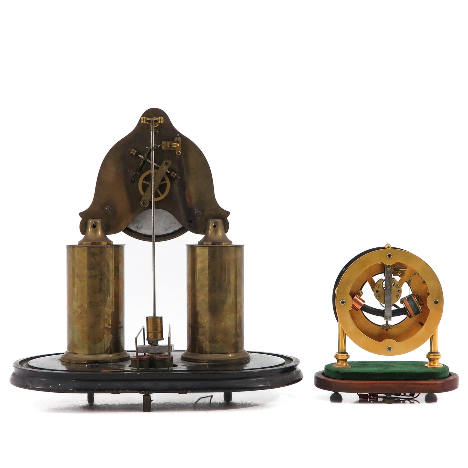 A Lot of 2 Electric Clocks under Glass Domes - Bild 3 aus 7