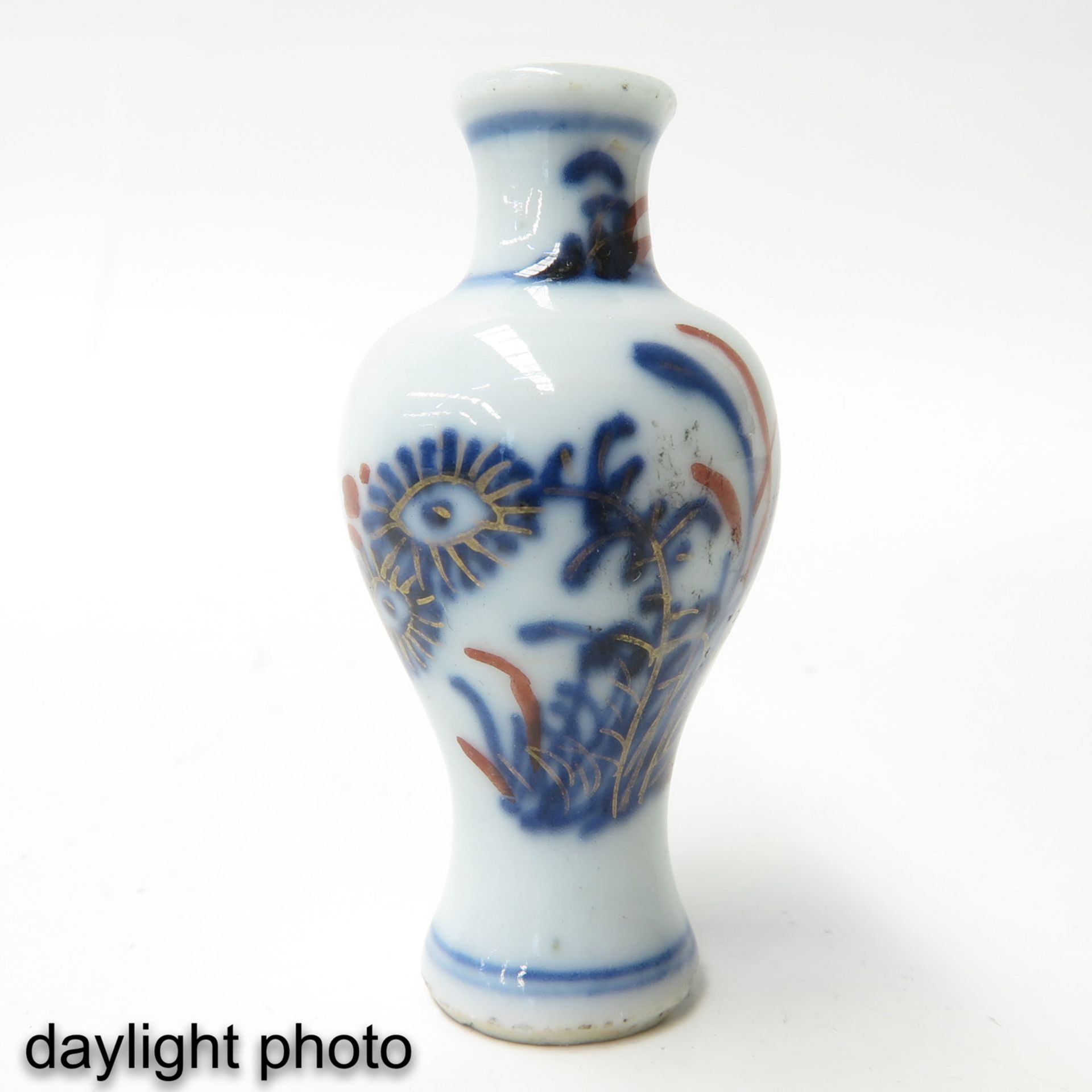 A Collection of 7 Miniature Vases - Bild 10 aus 10