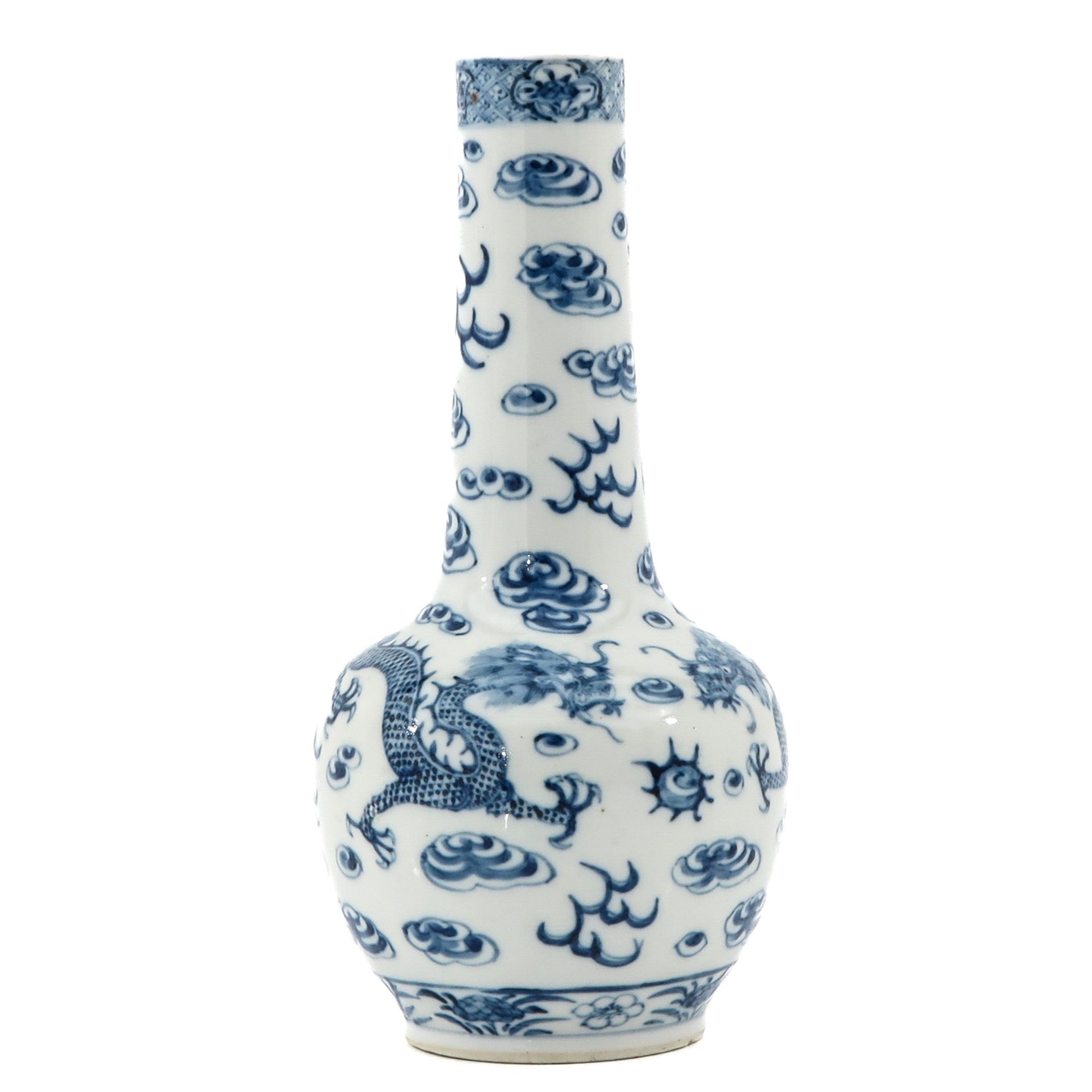 A BLue and White Bottle Vase - Bild 4 aus 10