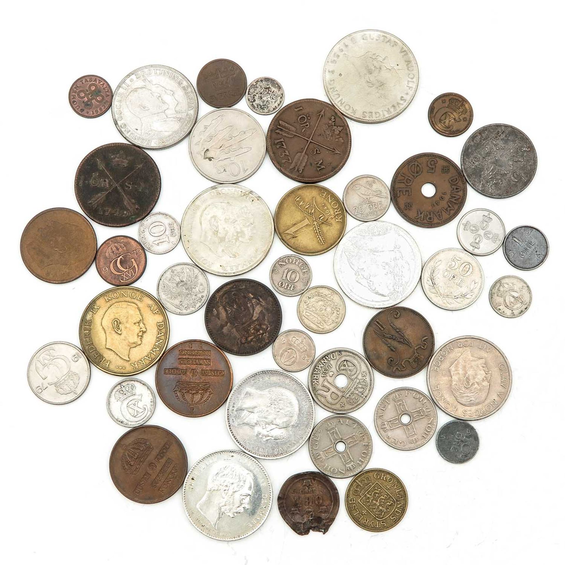 A Collection of Coins - Image 8 of 10