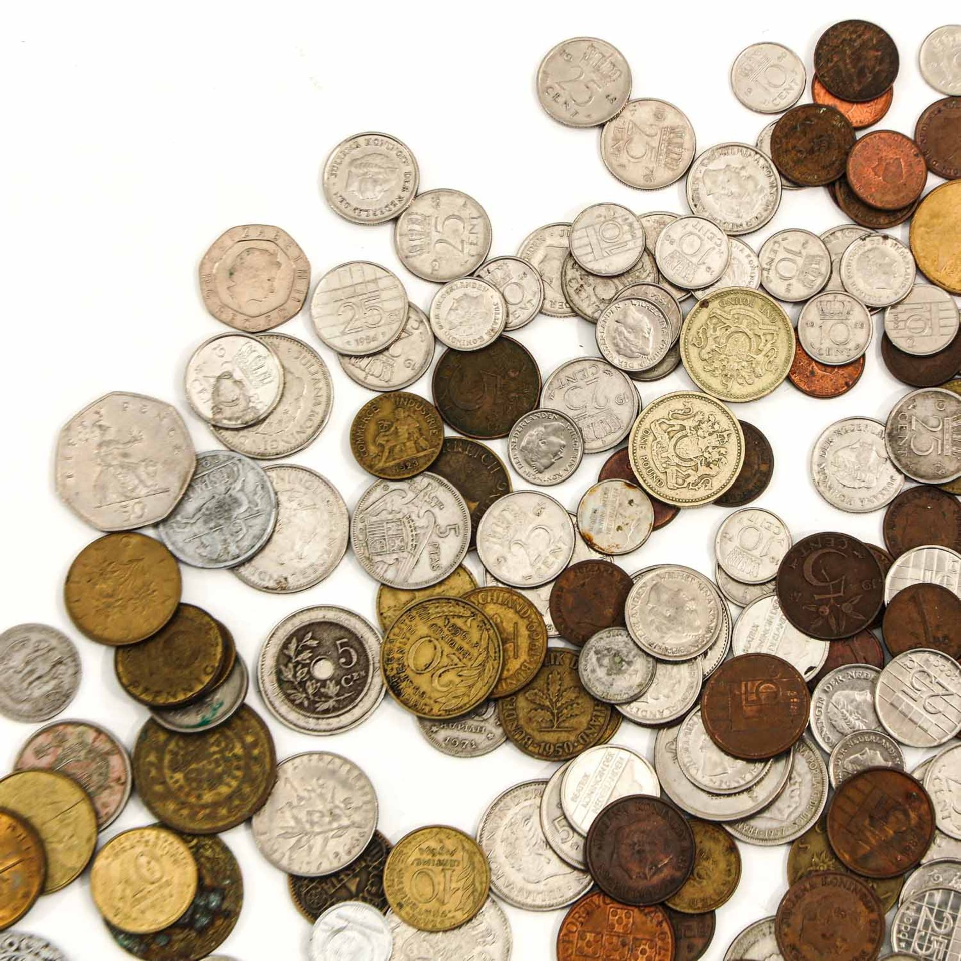 A Collection of Coins and Bank Notes - Bild 5 aus 8