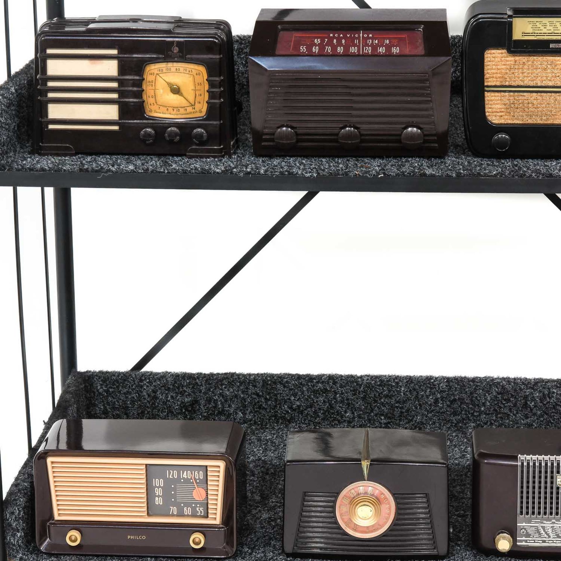 A Collection of 11 Vintage Radios - Bild 5 aus 6