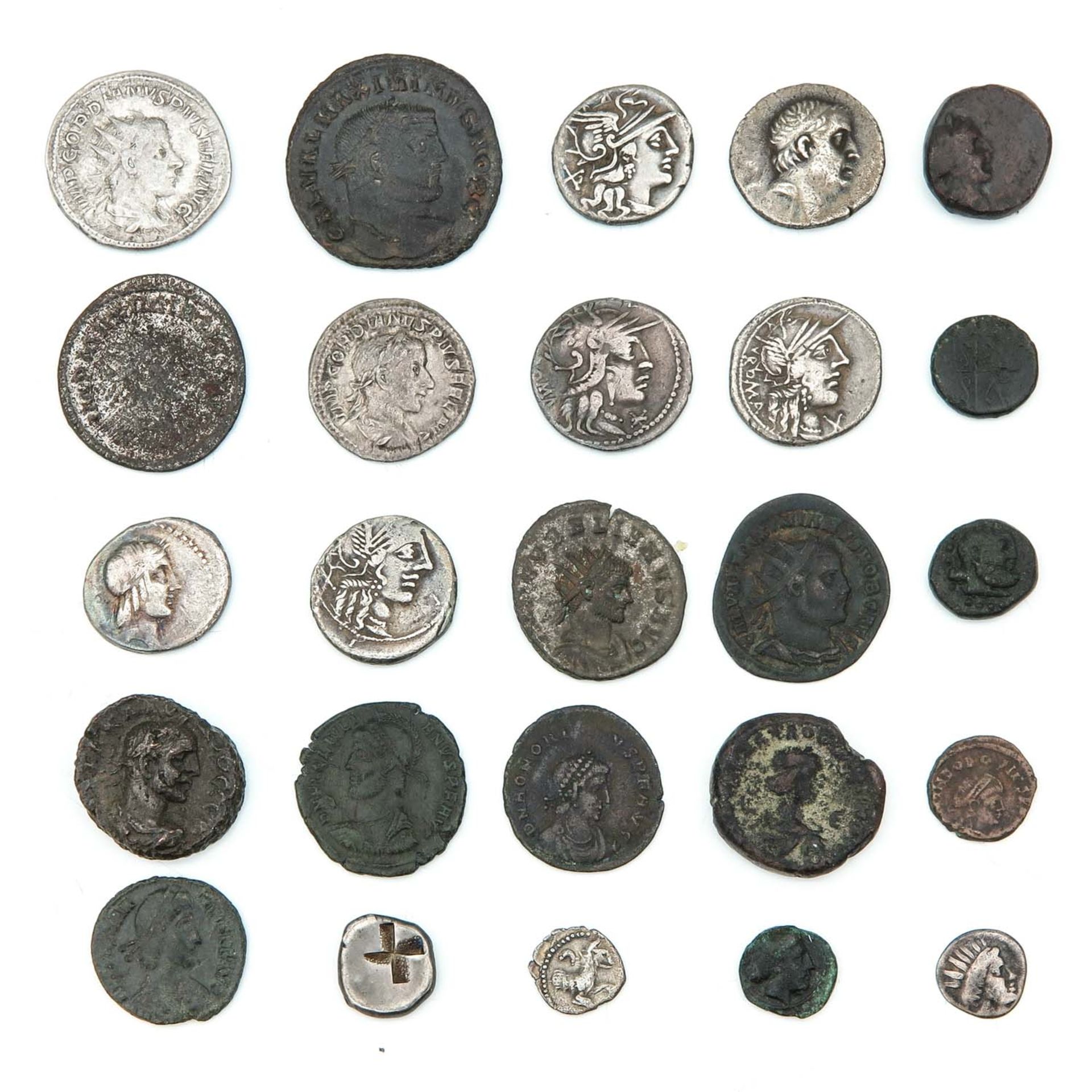 A Collection of 25 Coins - Bild 2 aus 10