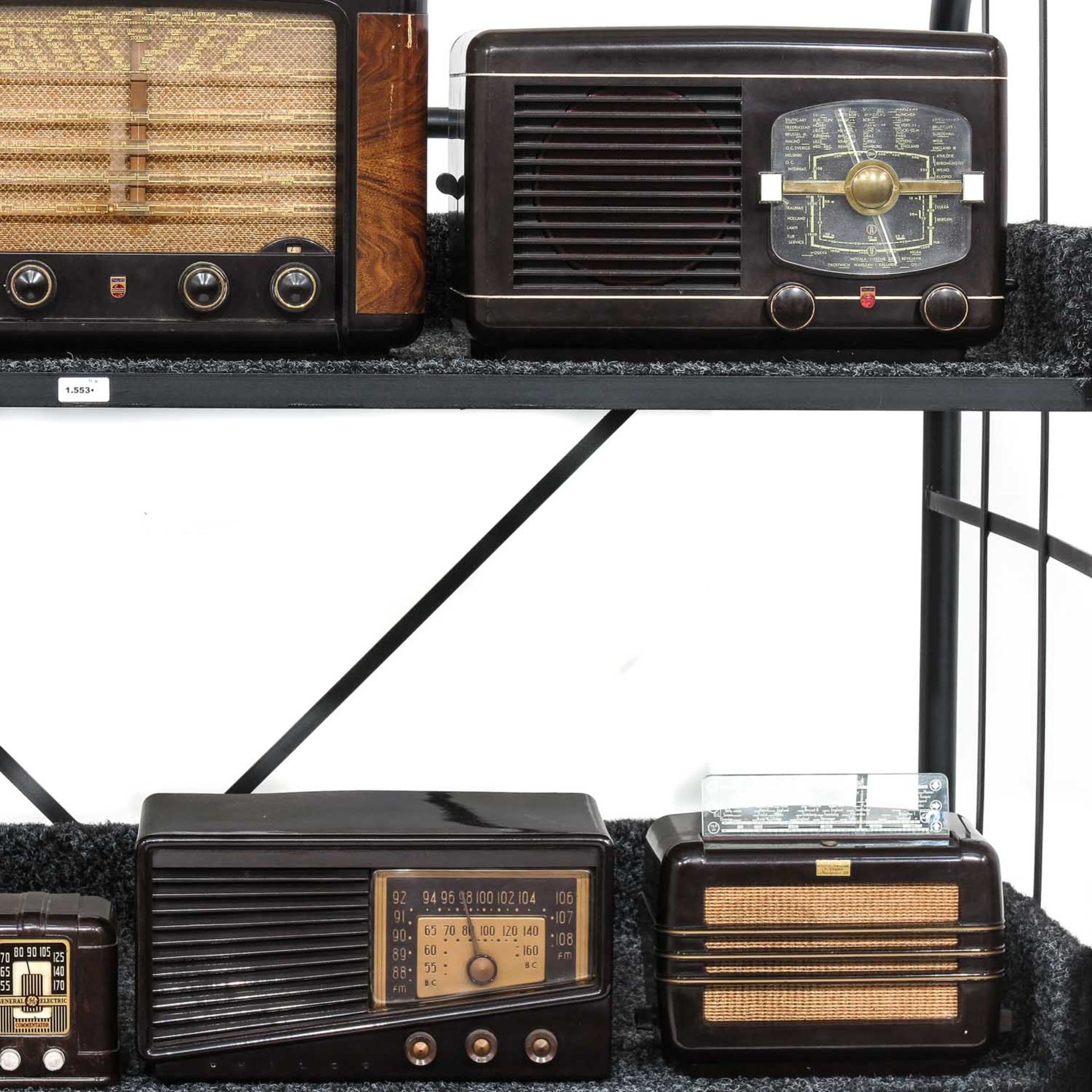 A Collection of 11 Vintage Radios - Image 3 of 6