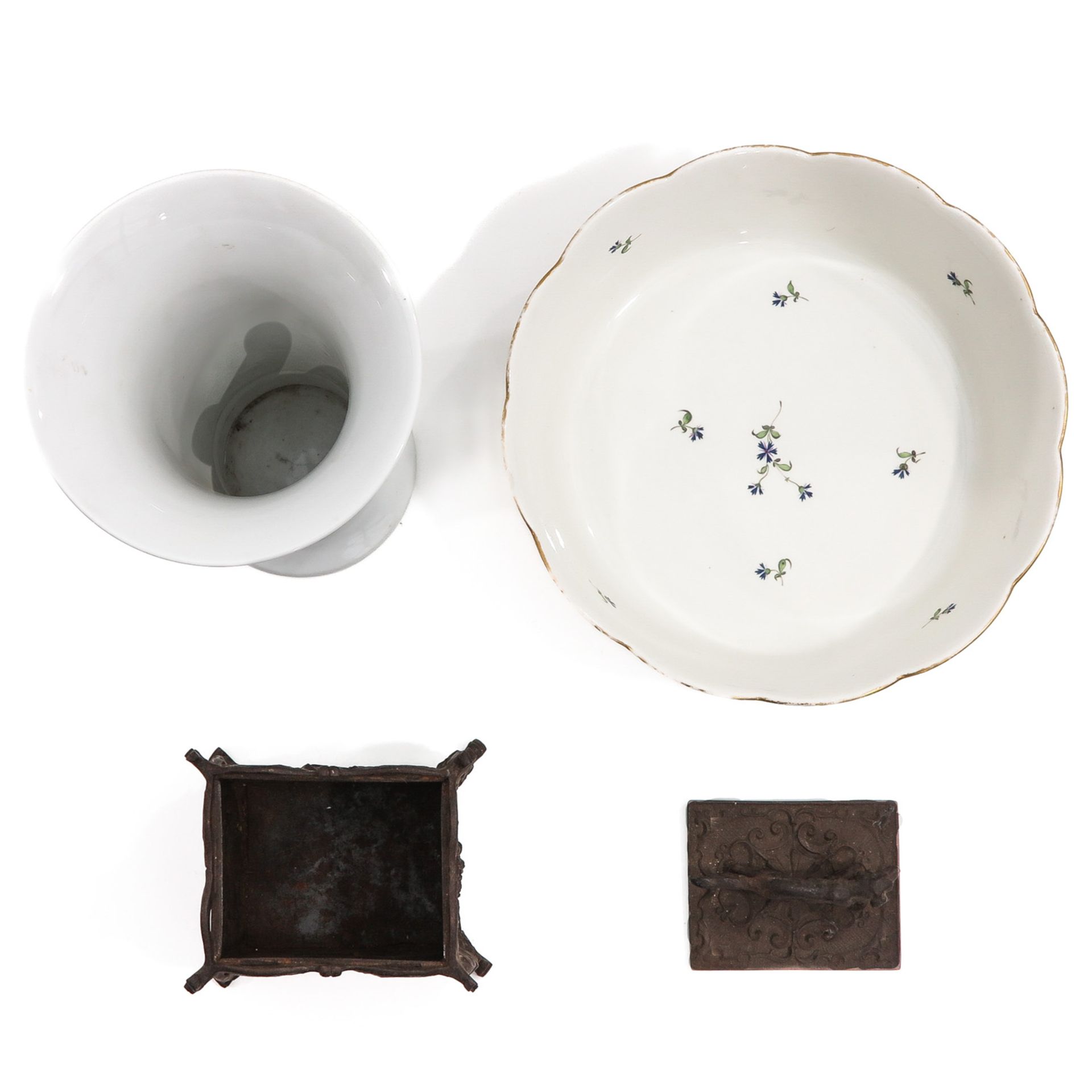 A Vase, Tobacco Pot, and Bowl - Bild 5 aus 10