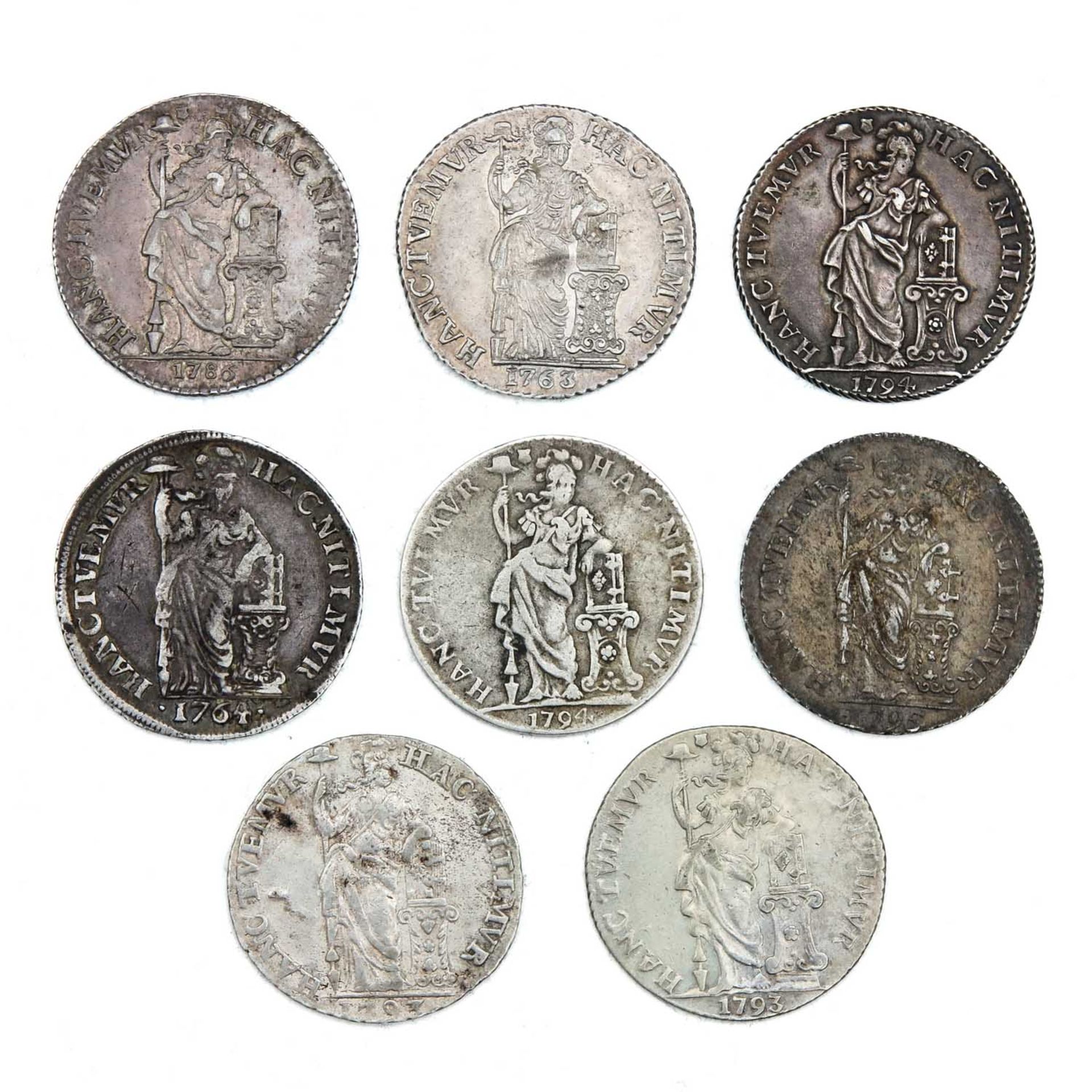 A Collection of over 30 Coins - Image 5 of 10