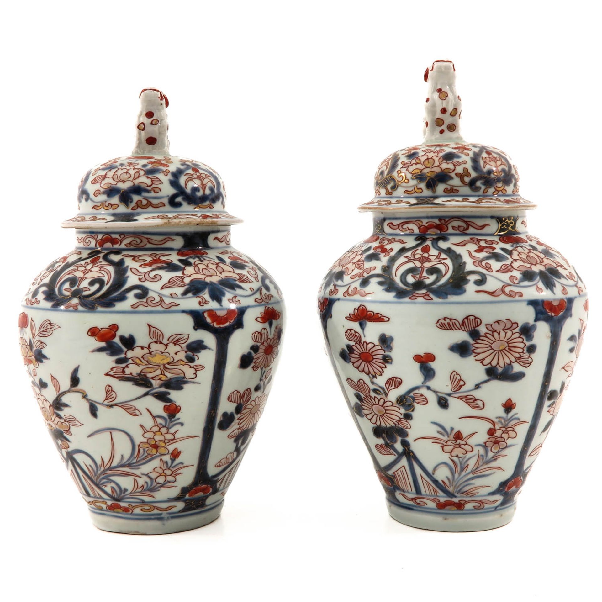 A Pair of Arita Jars with Covers - Image 4 of 9