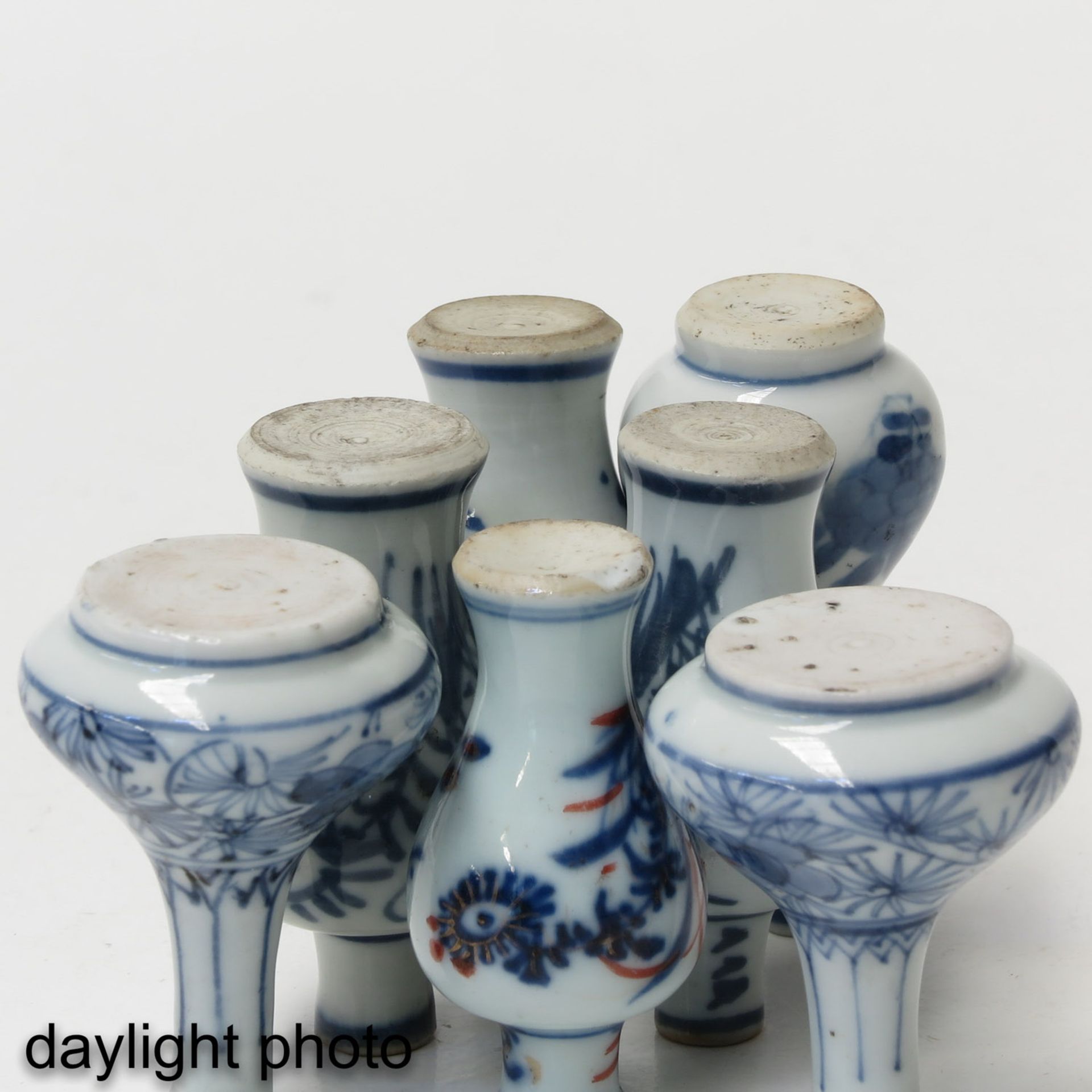 A Collection of 7 Miniature Vases - Bild 8 aus 10