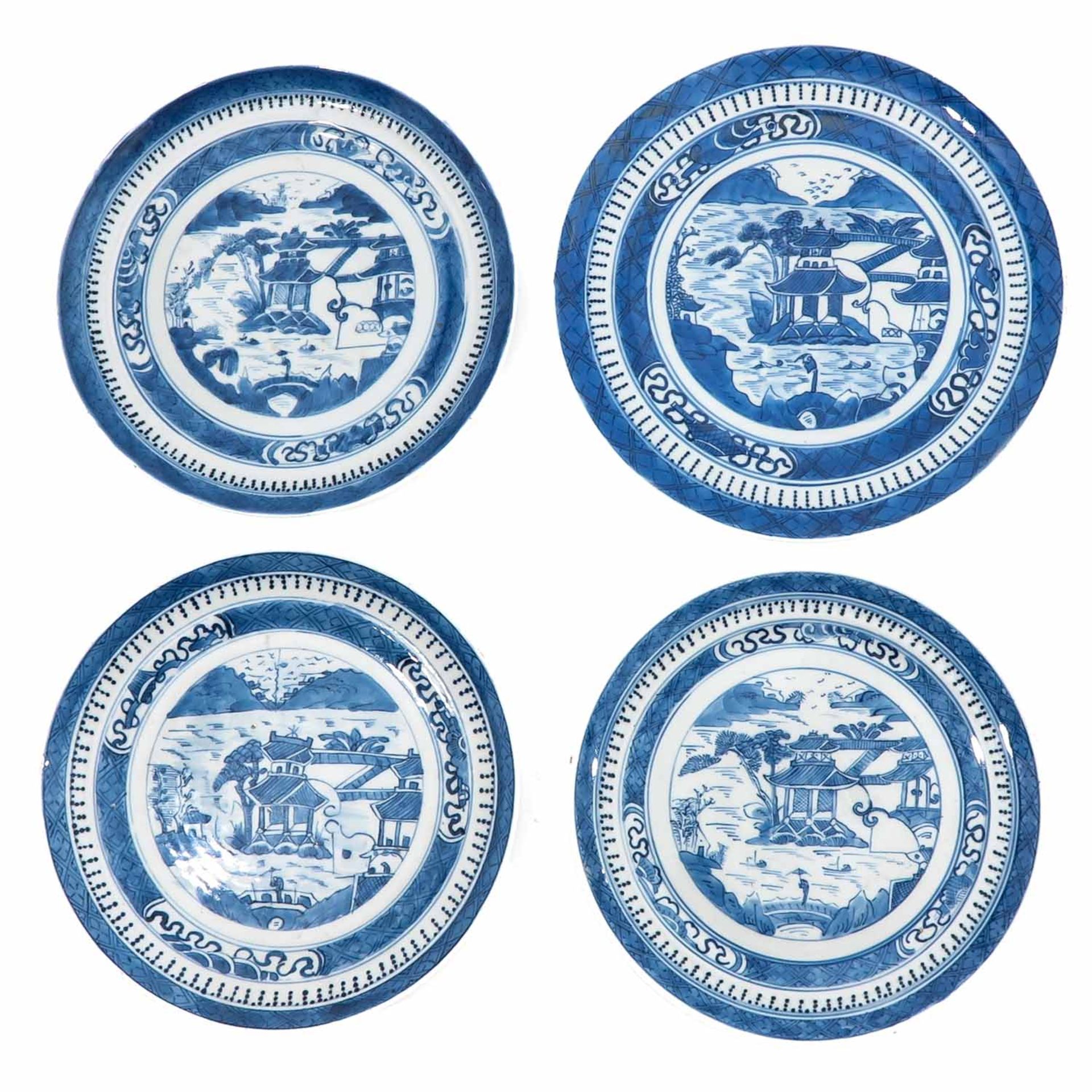 A Collection of 12 Blue and White Plates - Bild 3 aus 10
