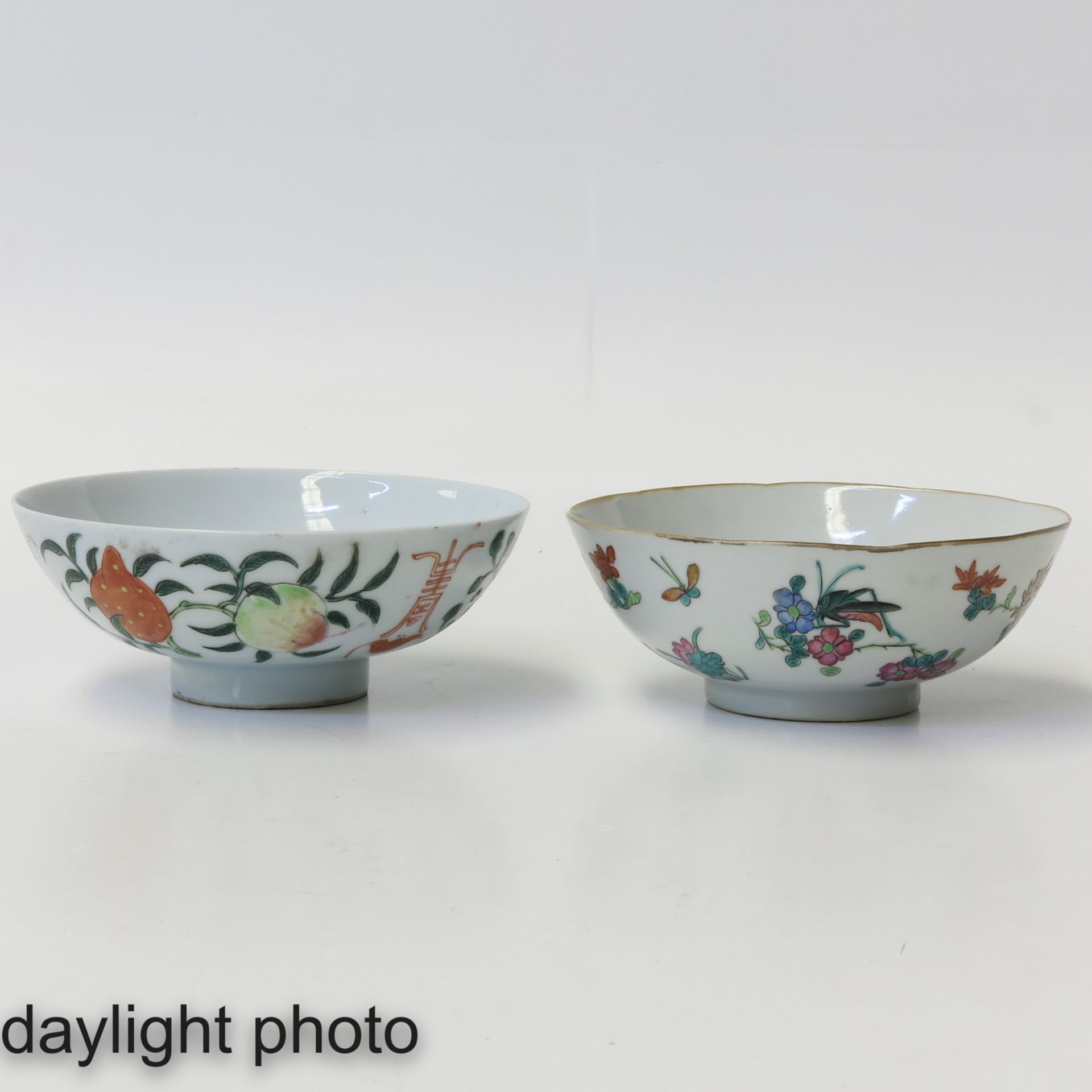 A Lot of 2 Polychrome Decor Bowls - Image 7 of 10