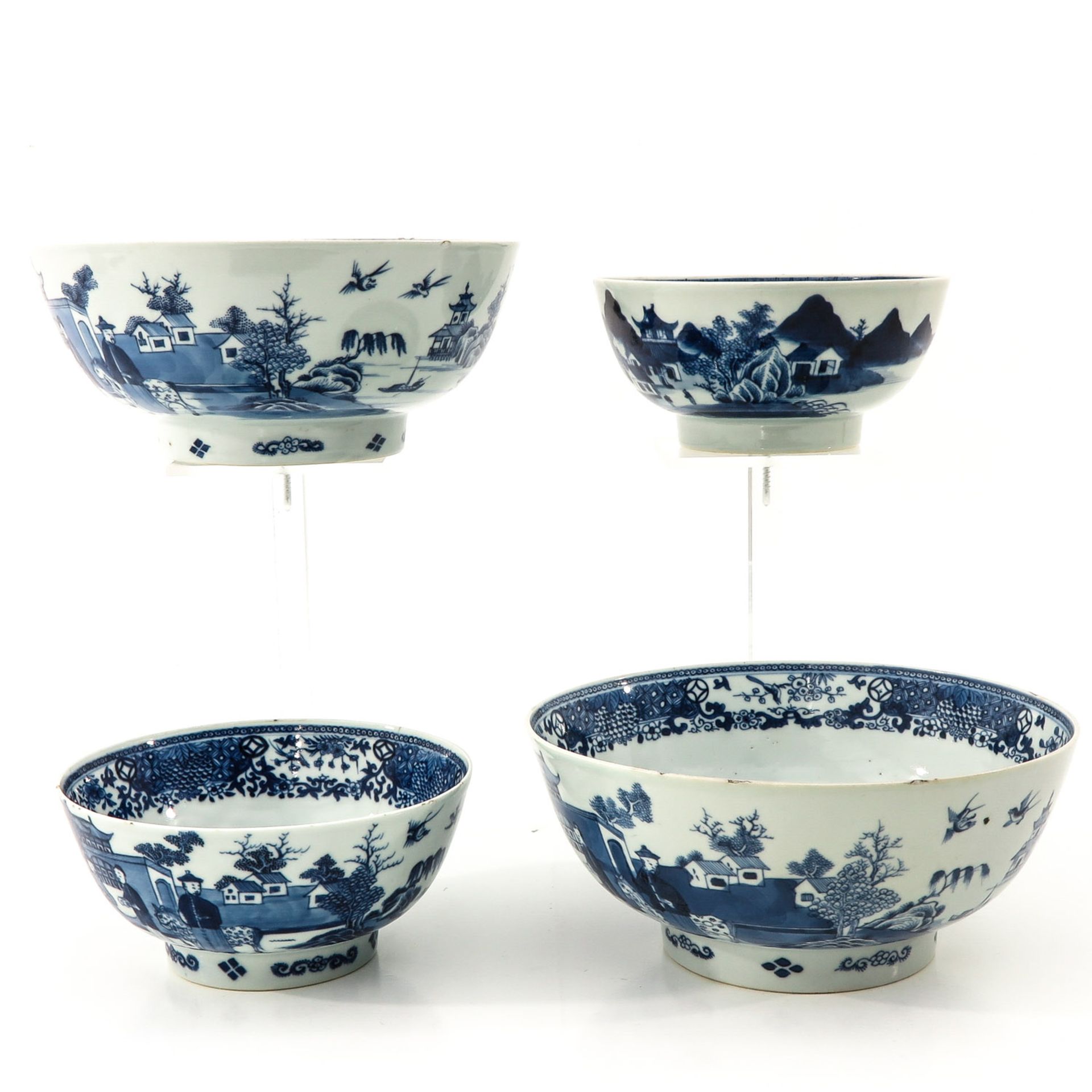 A Collection of 4 Blue and White Bowls - Image 2 of 10