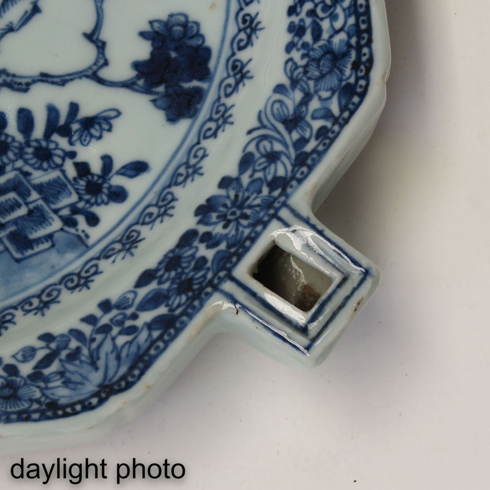 A Blue and White Warming Plate - Image 6 of 6