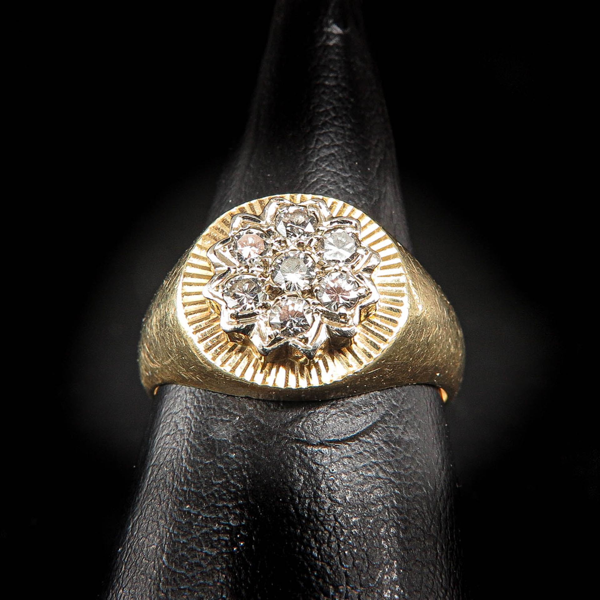 A 14KG Diamond Ring - Image 2 of 2