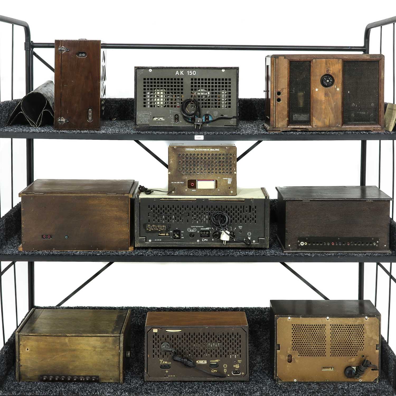 A Collection of 21 Vintage Radios - Image 4 of 4