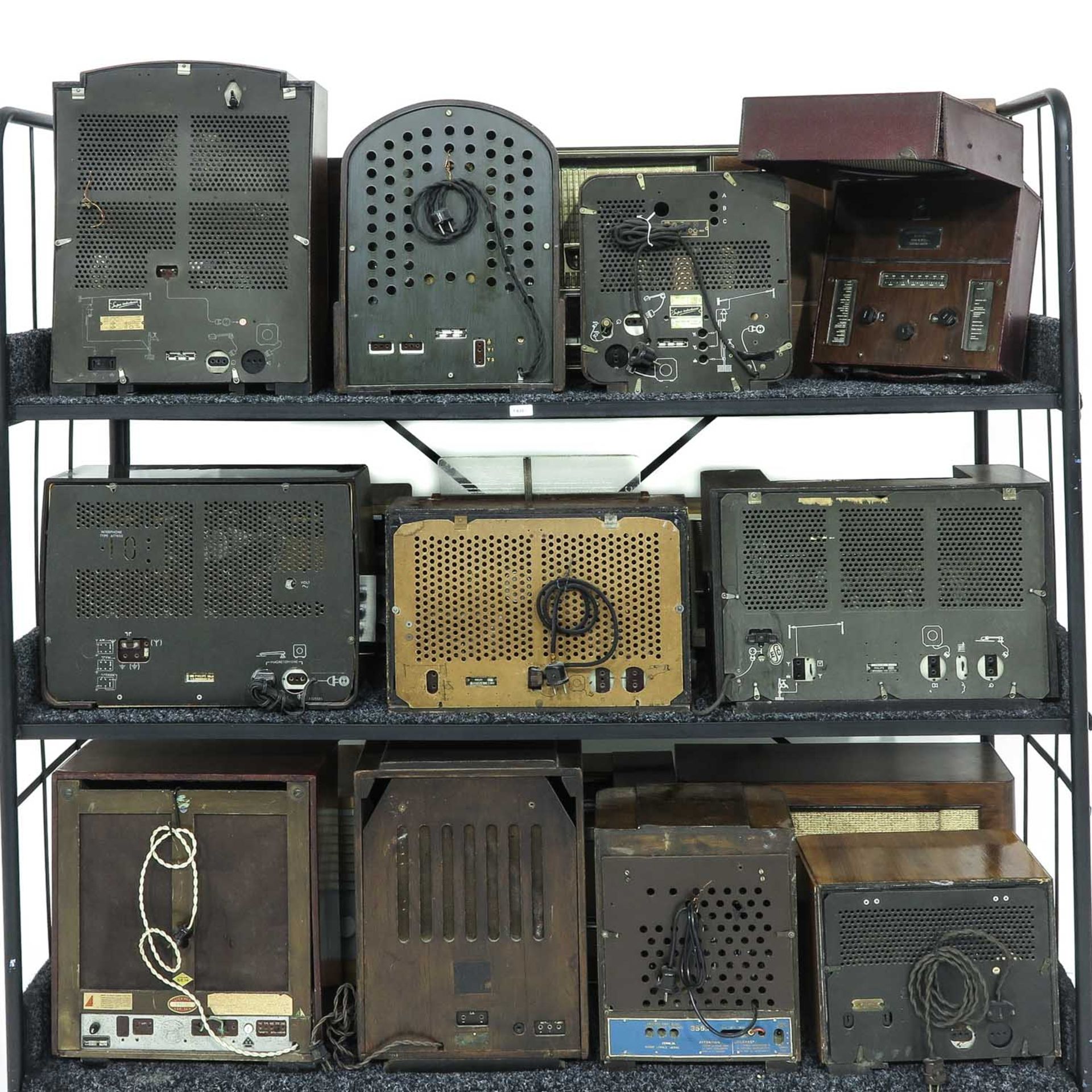 A Collection of 21 Vintage Radios - Bild 2 aus 4