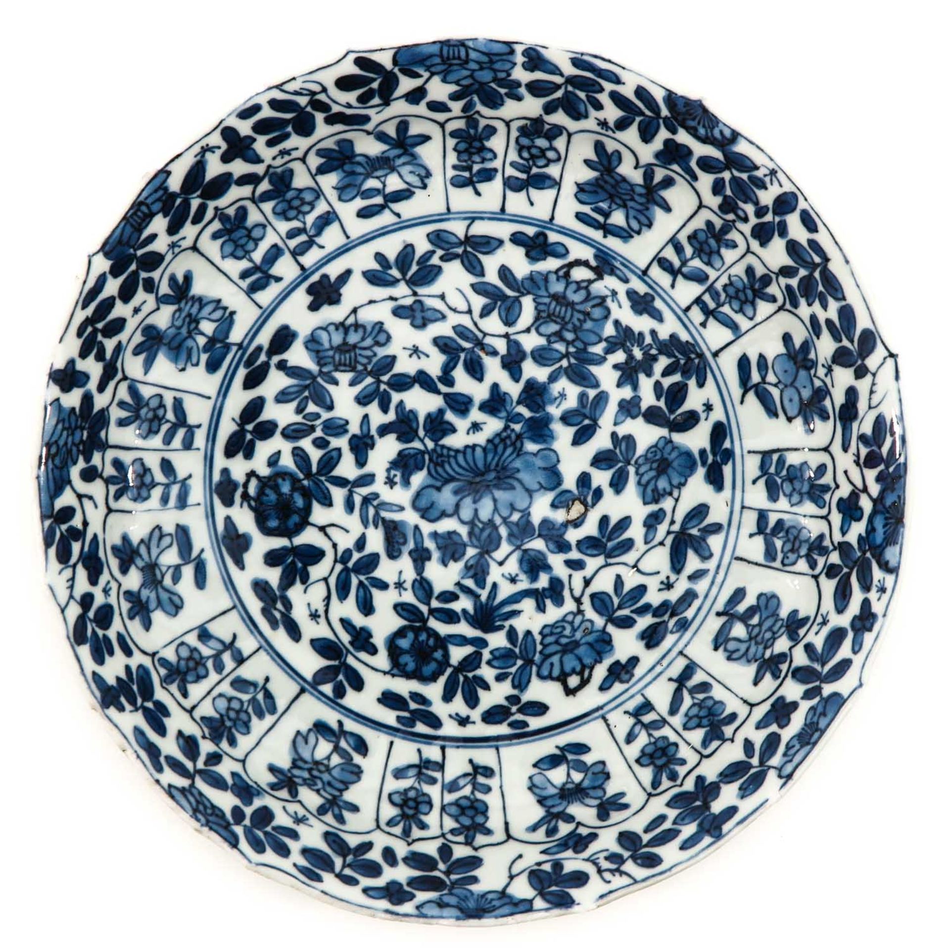 A Pair of Blue and White Plates - Image 5 of 10