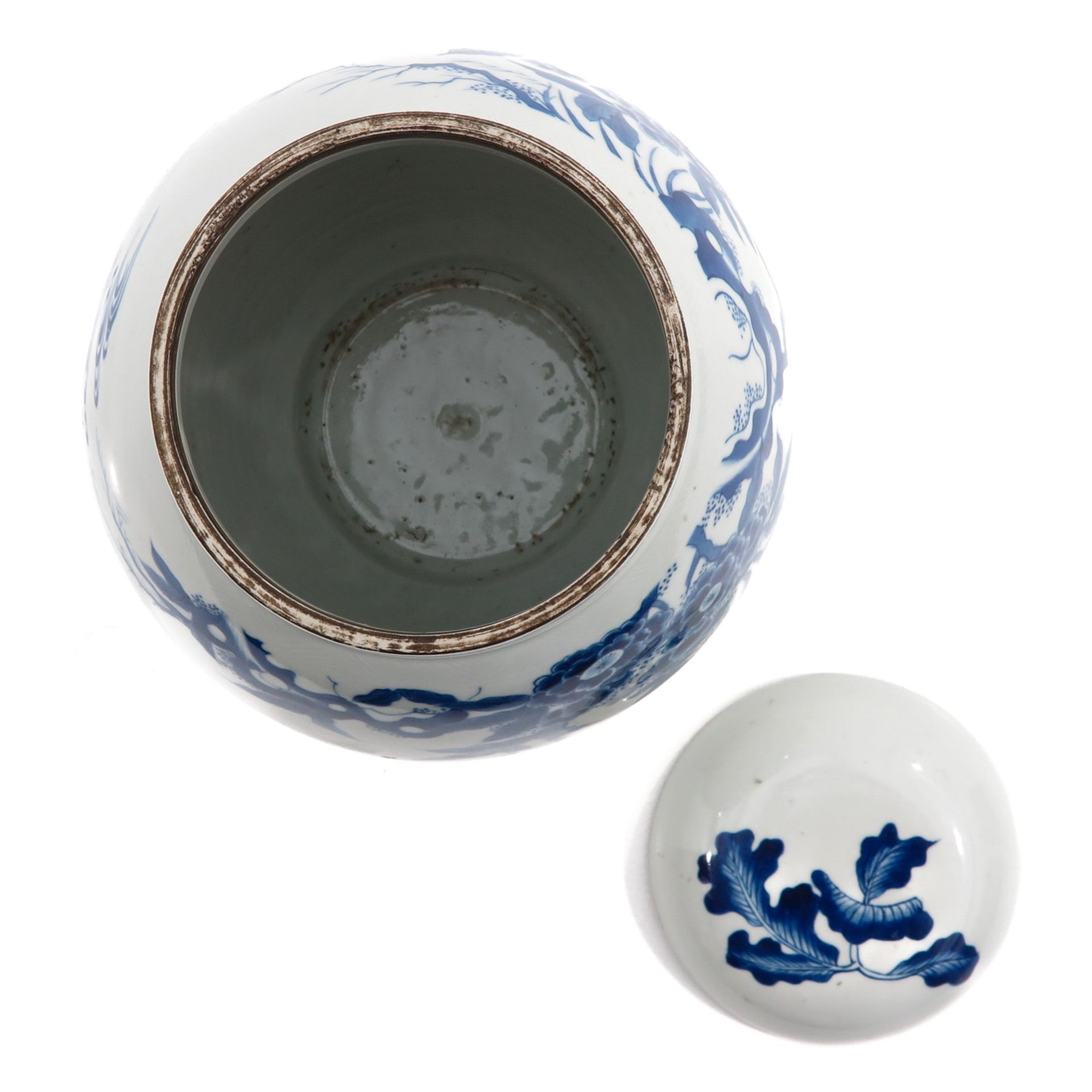 A Blue and White Jar with Cover - Image 5 of 9