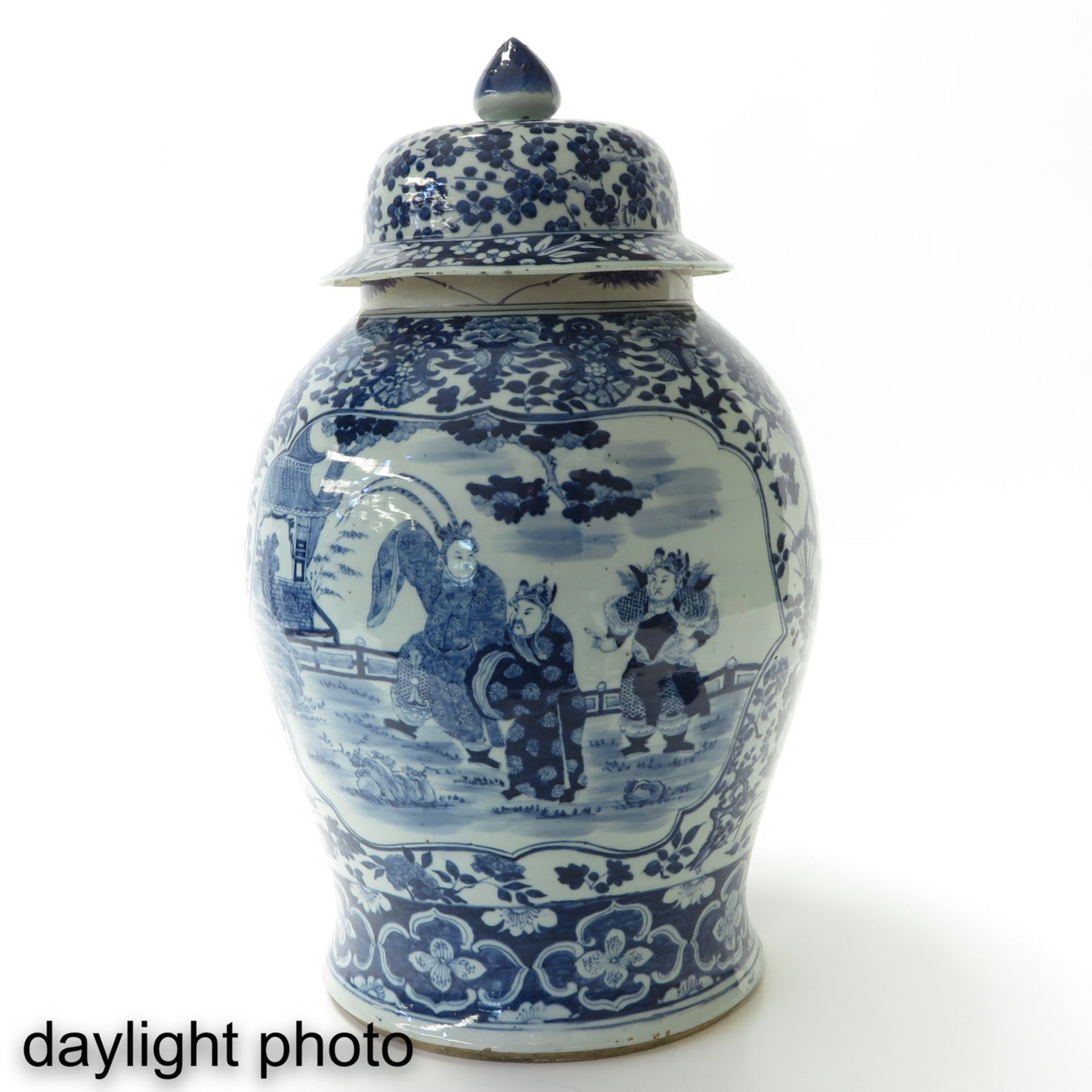 A Blue and White Jar with Cover - Image 9 of 10