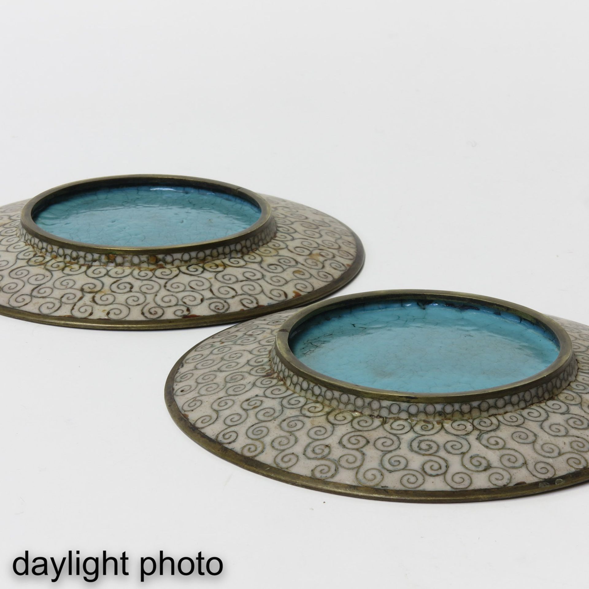 A Lot of 2 Cloisonne Plates - Image 8 of 10