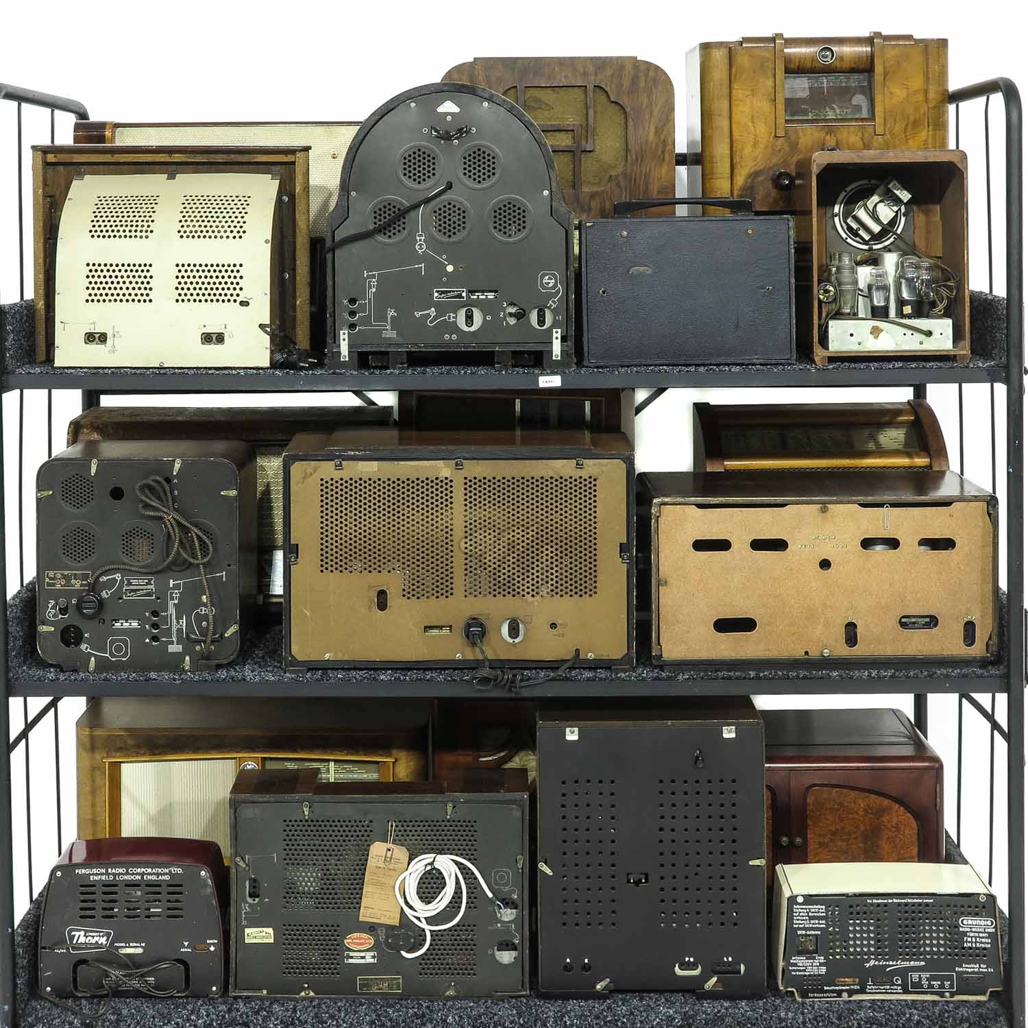 A Collection of 21 Vintage Radios - Image 2 of 4