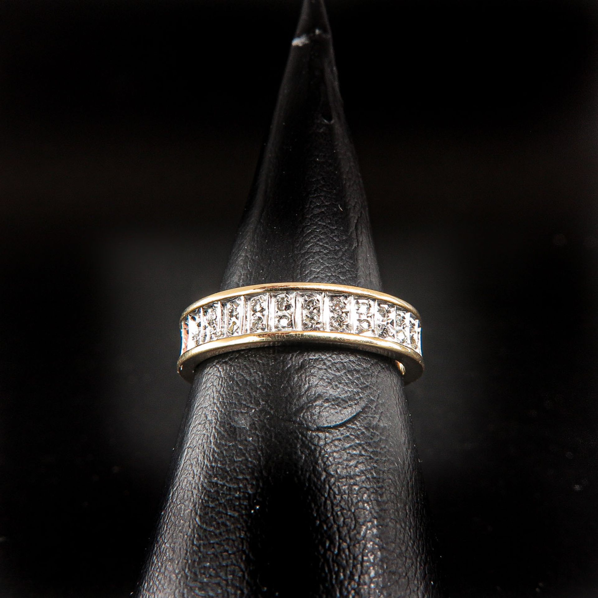 An 18KG Diamond Ring - Image 2 of 3