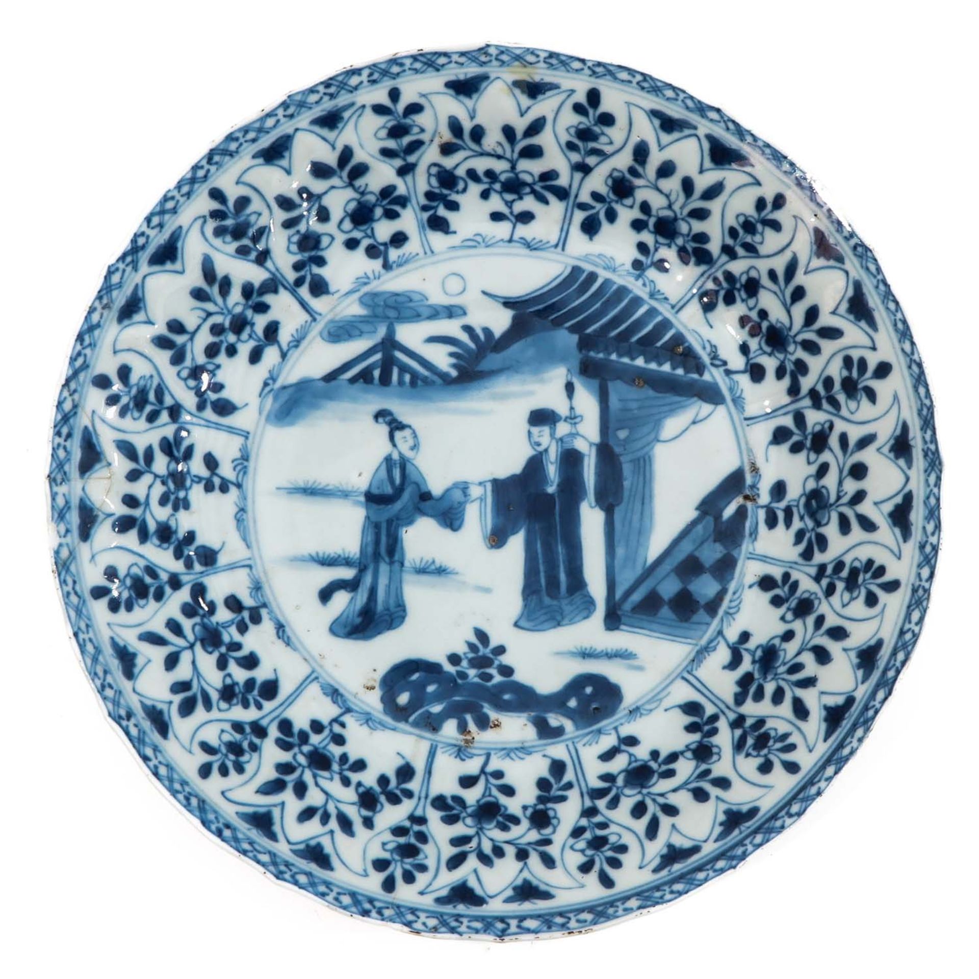 A Collection of 3 Blue and White Plates - Image 3 of 10