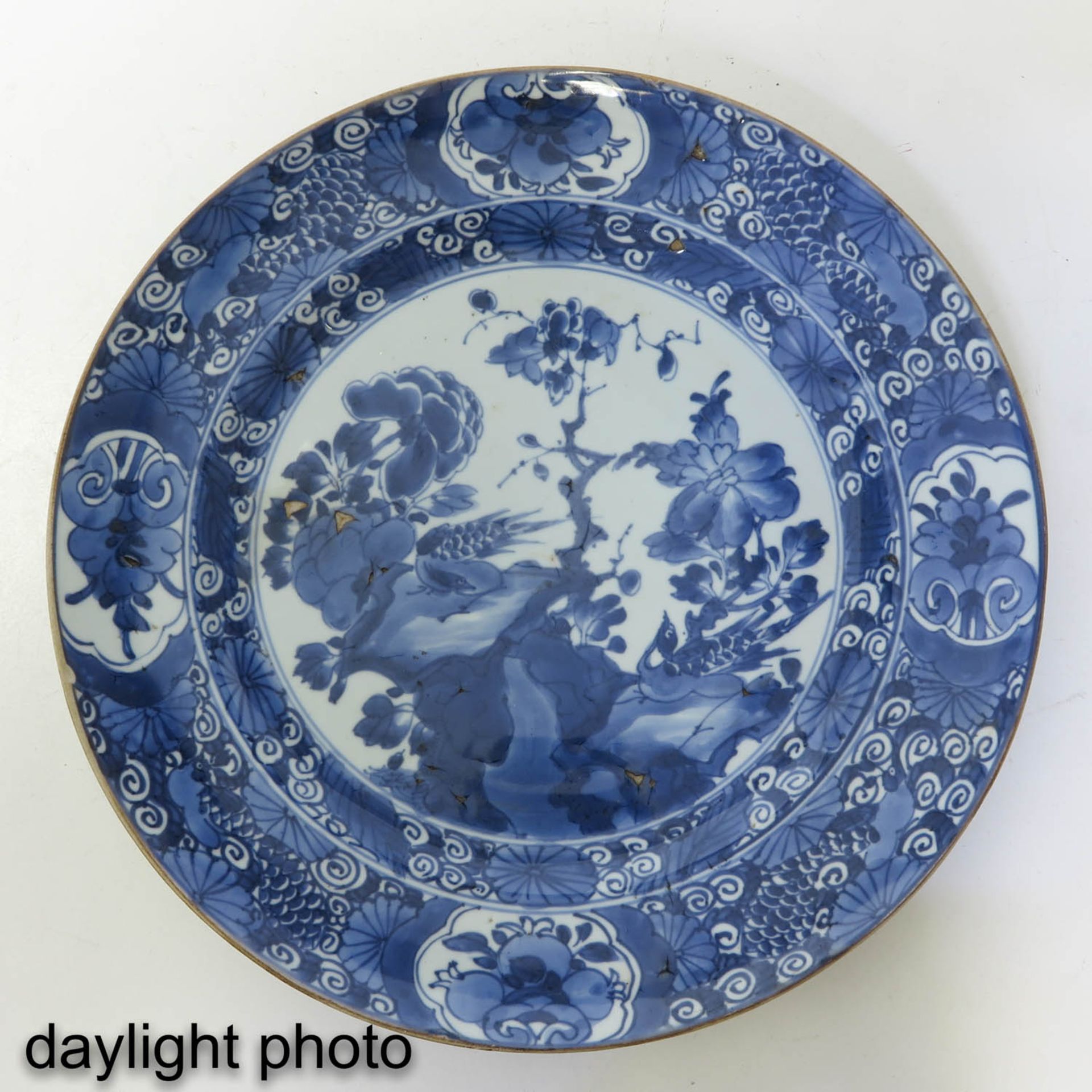 A Blue and White Pheasant Plate - Bild 3 aus 6