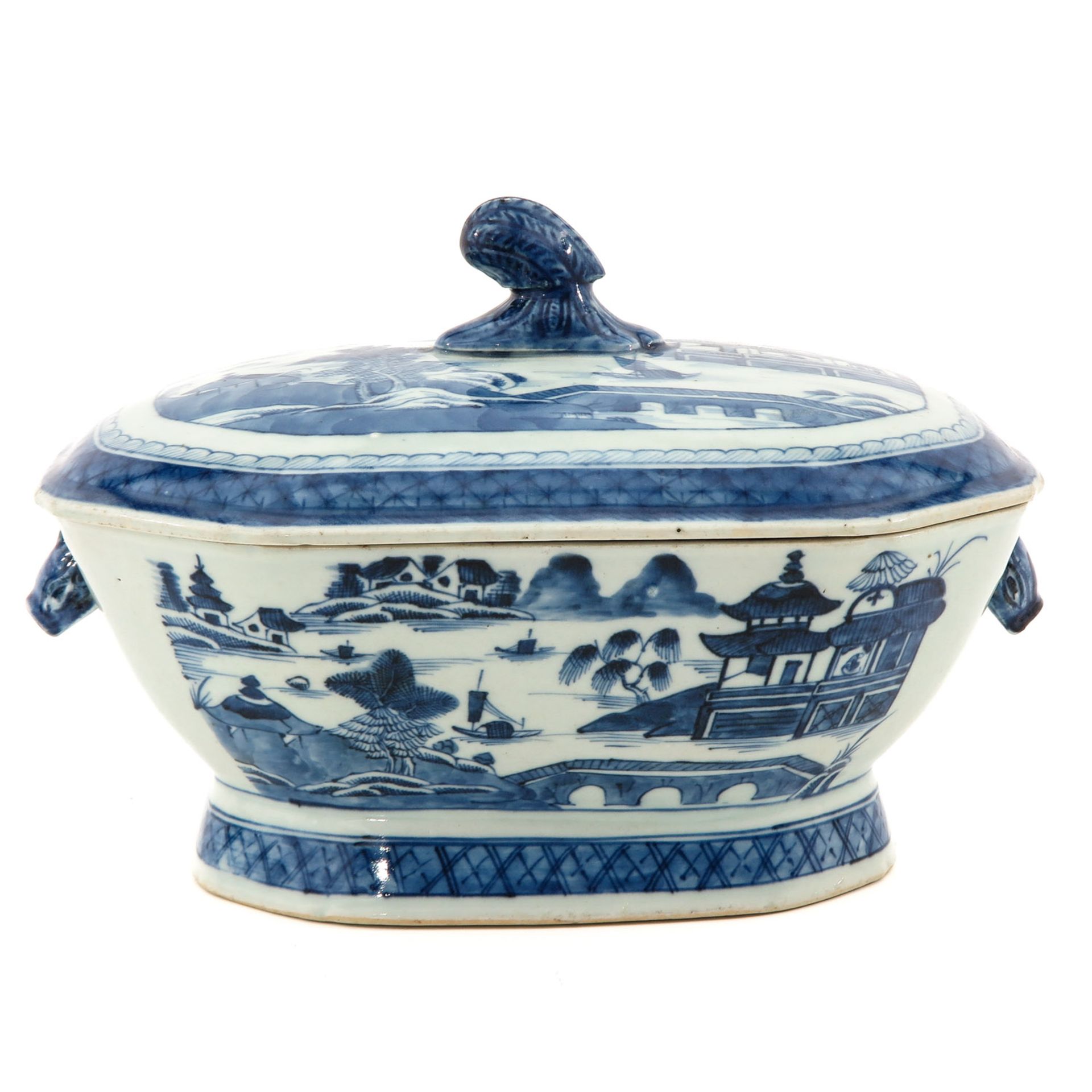 A Blue and White Tureen