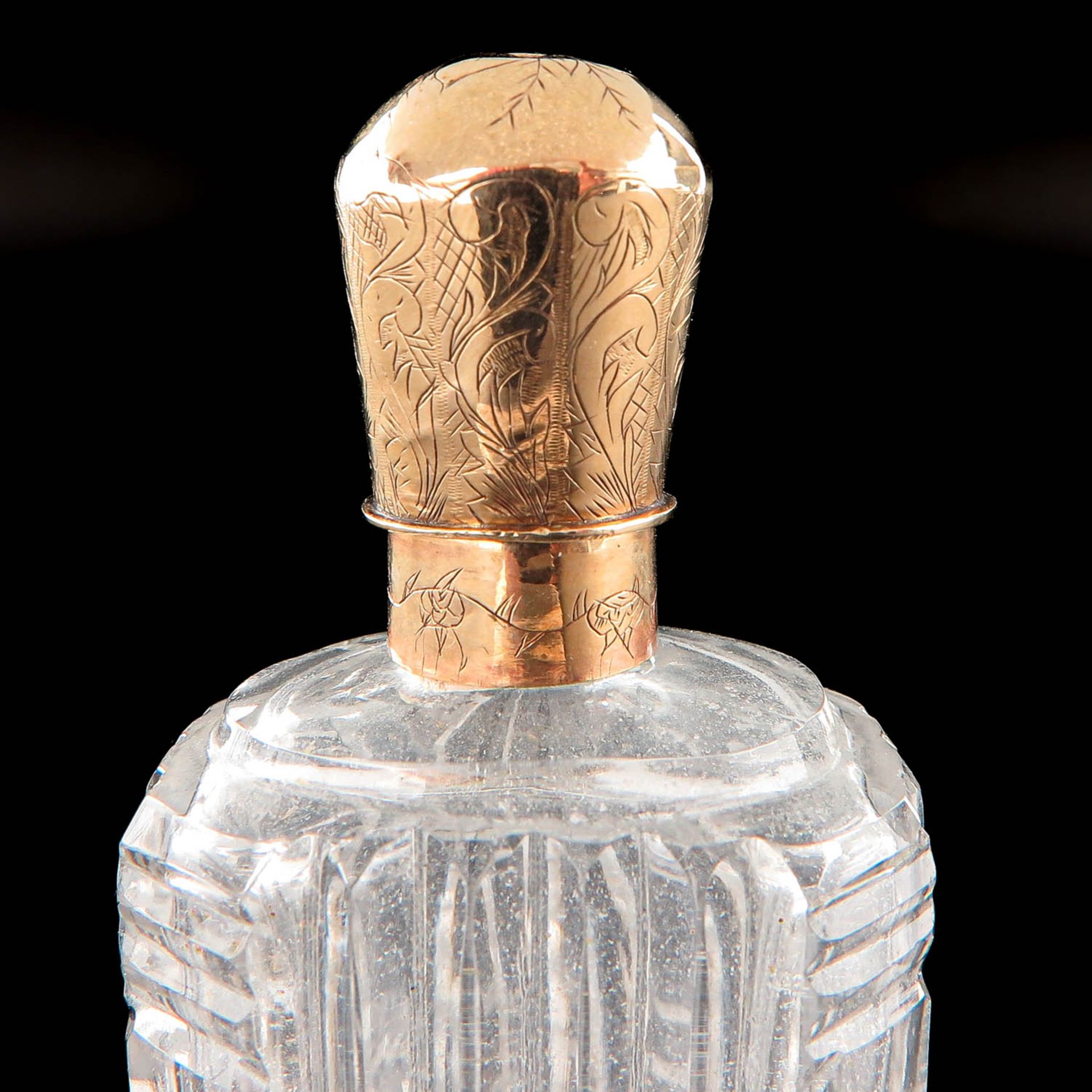 A 19th Century Crystal Perfume Bottle with Gold Fittings - Bild 7 aus 7