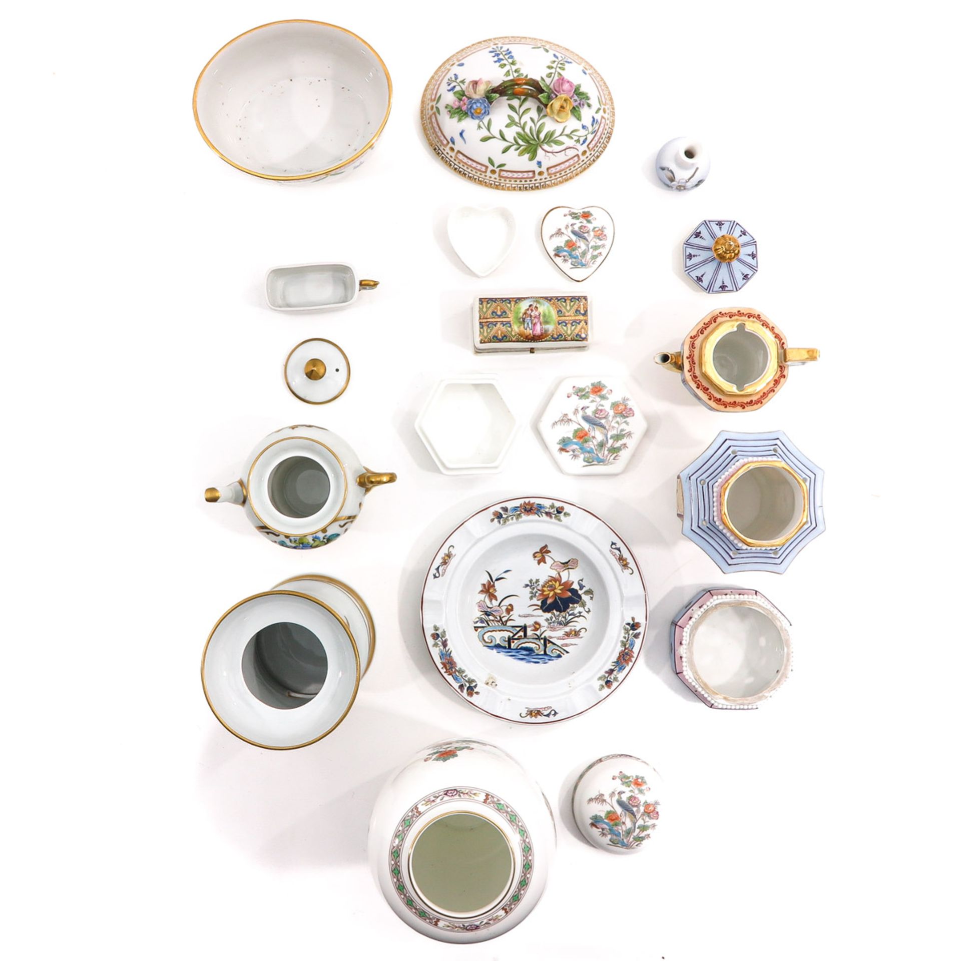 A Collection of European Porcelain - Bild 5 aus 10