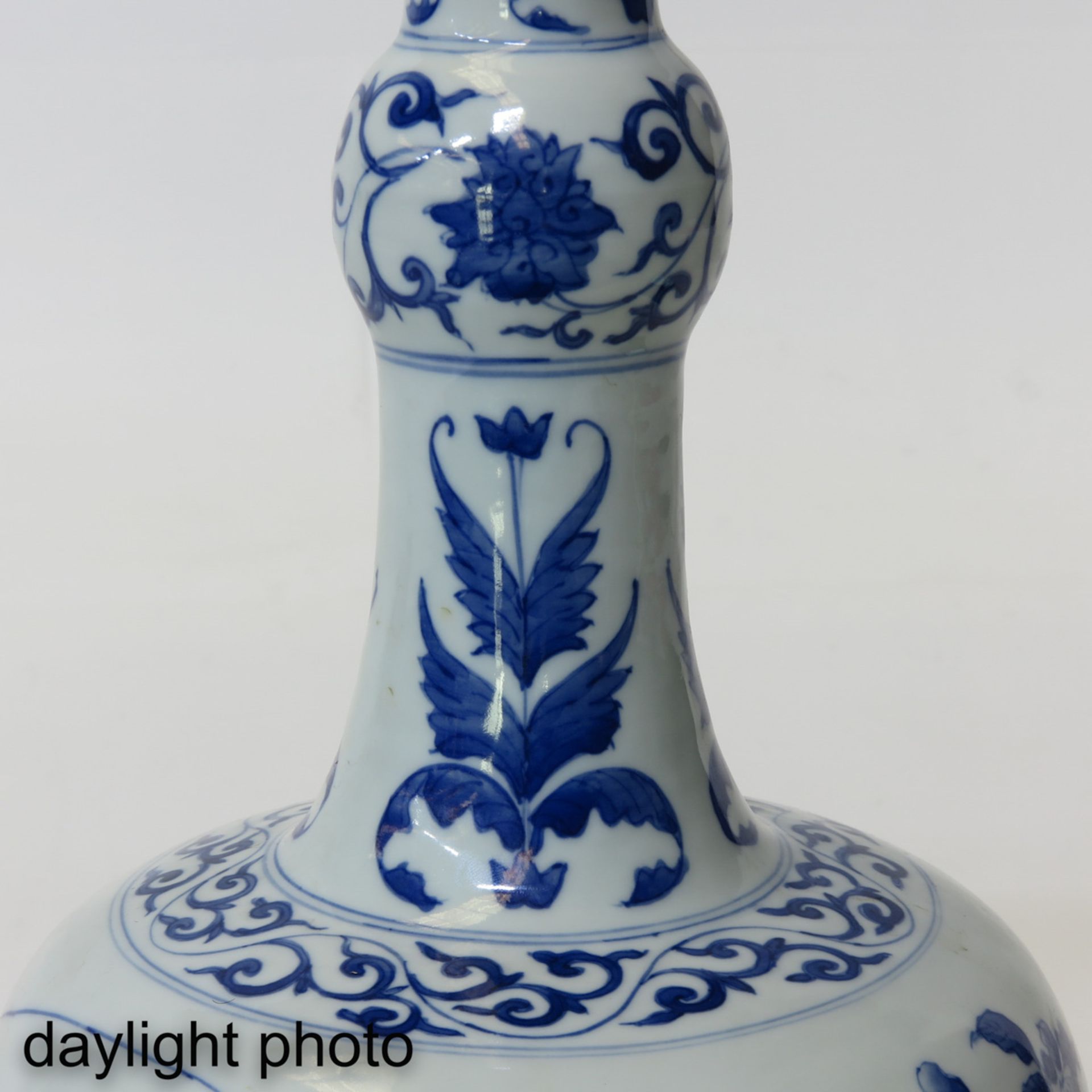 A Blue and White Gourd Vase - Image 9 of 9