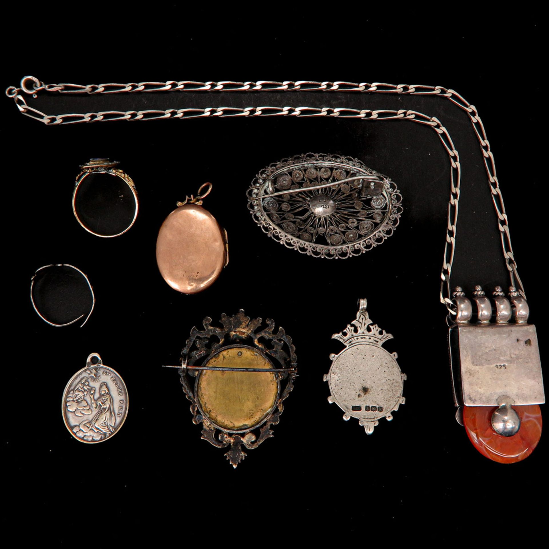 A Collection of Jewelry - Image 2 of 2