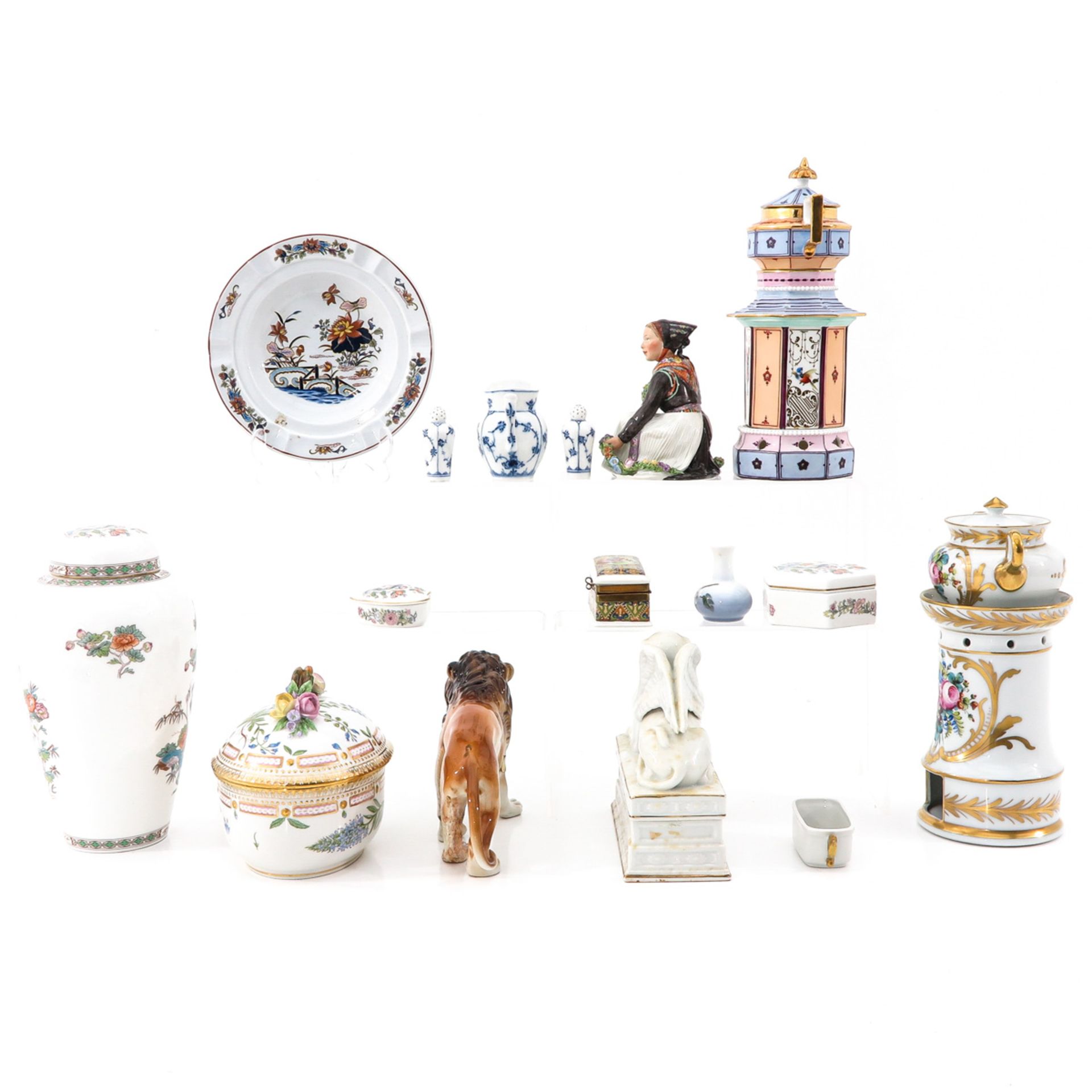 A Collection of European Porcelain - Bild 2 aus 10