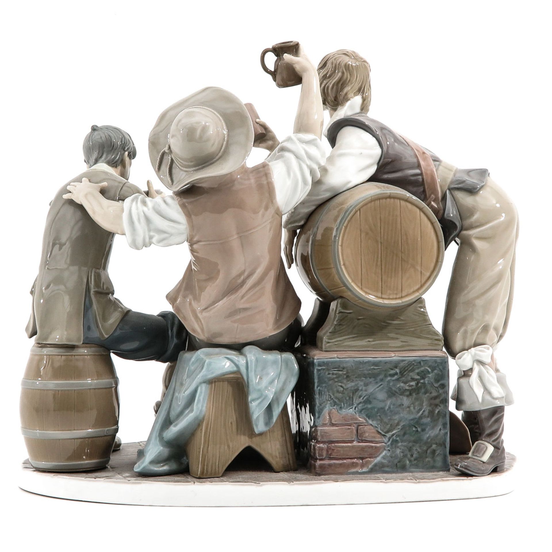 A Lladro Sculpture Titled Happy Drinkers - Bild 3 aus 9