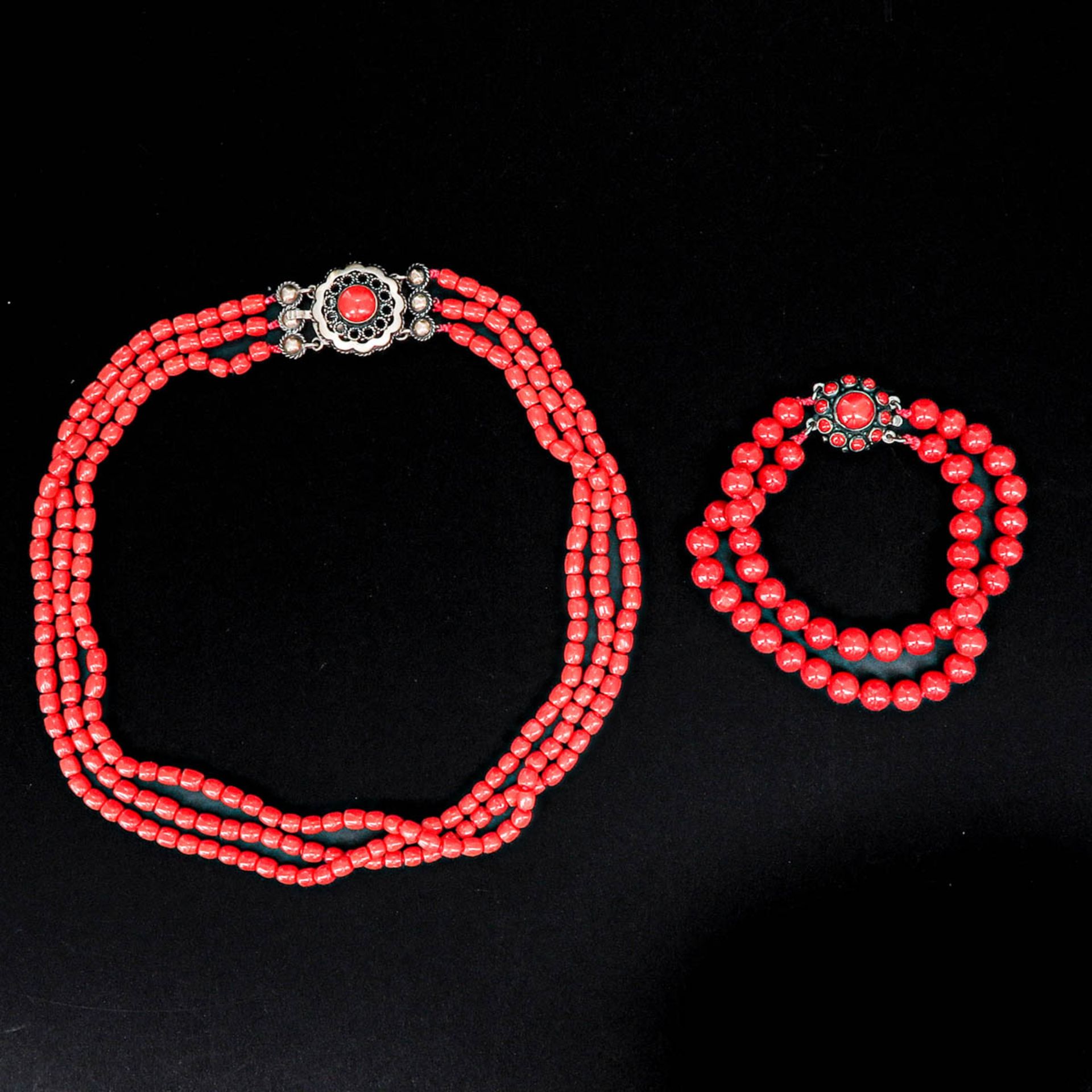 A Collection of Red Coral Jewelry - Image 3 of 7