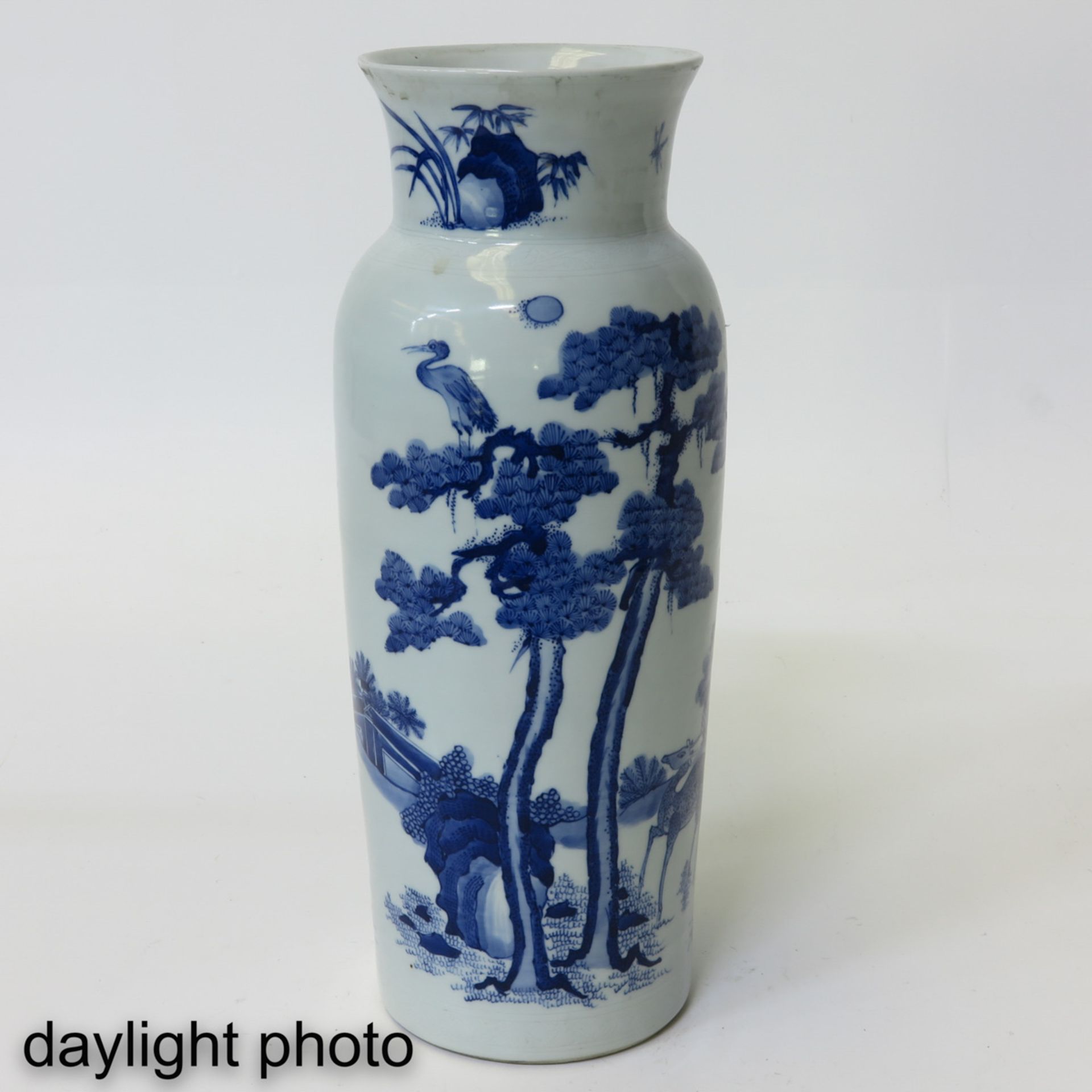 A Blue and White Rouleau Vase - Image 7 of 9