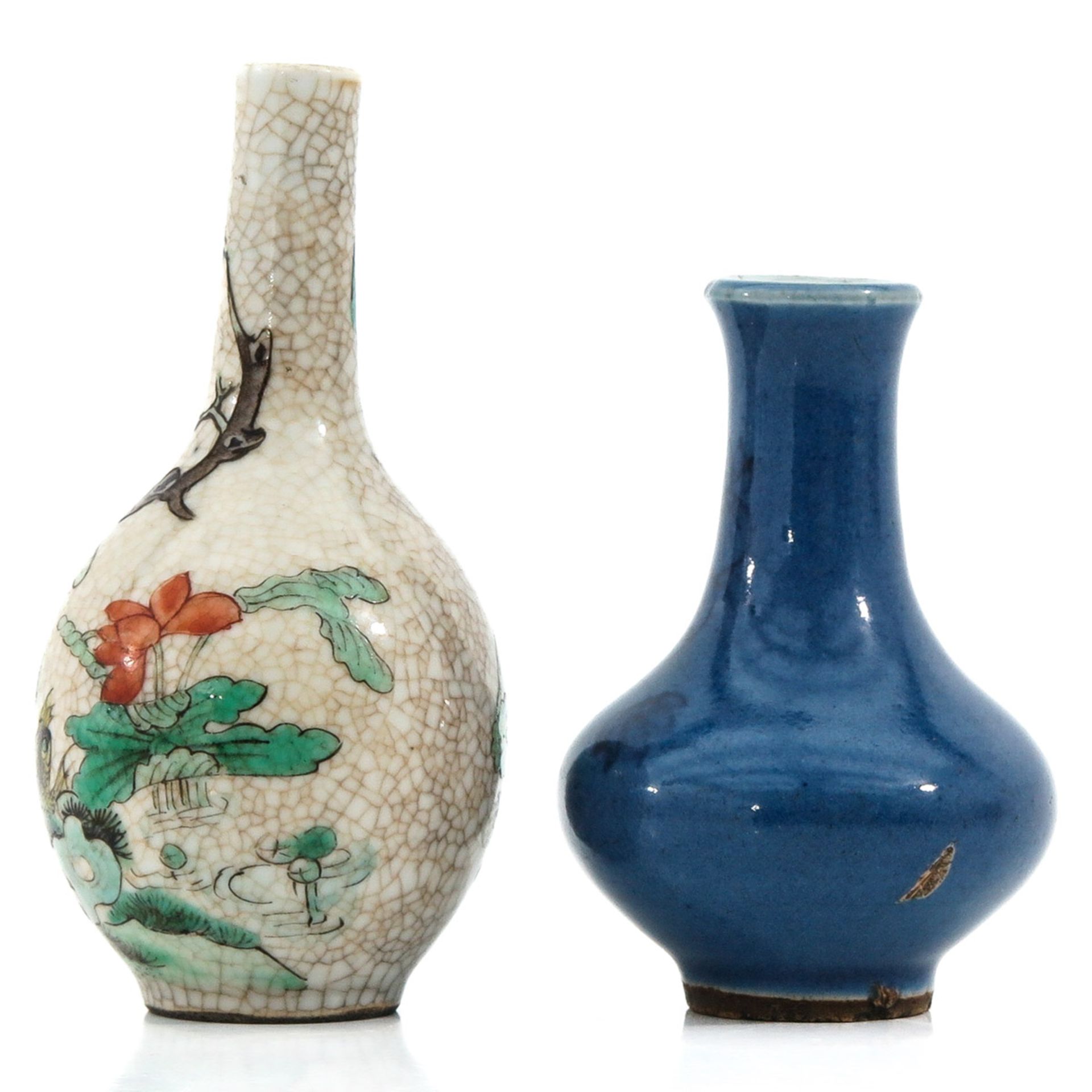 A Lot of 2 Small Vases - Image 3 of 10