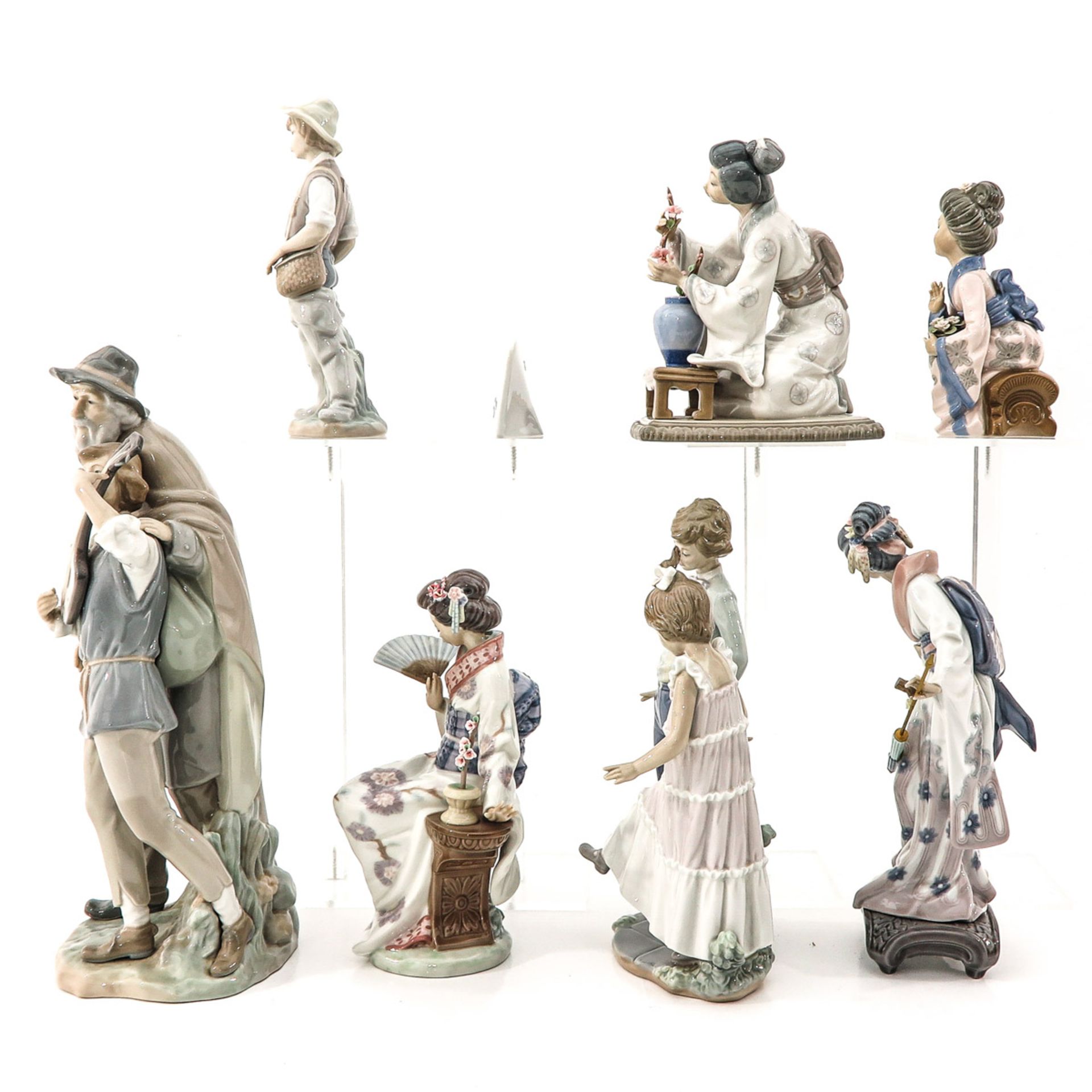 A Collection of 8 Pieces of Lladro - Bild 2 aus 10