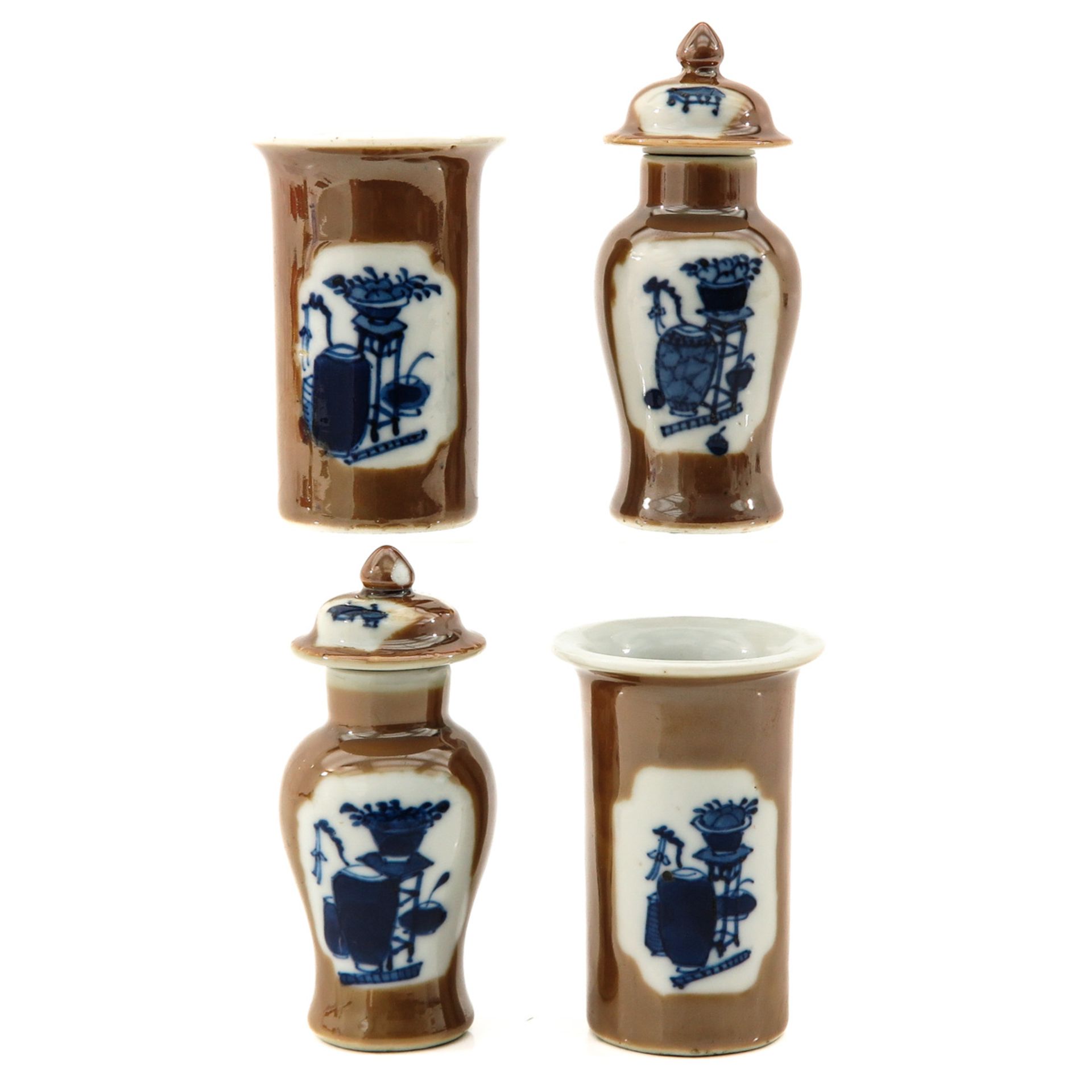 A Collection of 4 Miniature Garniture Vases - Bild 3 aus 8