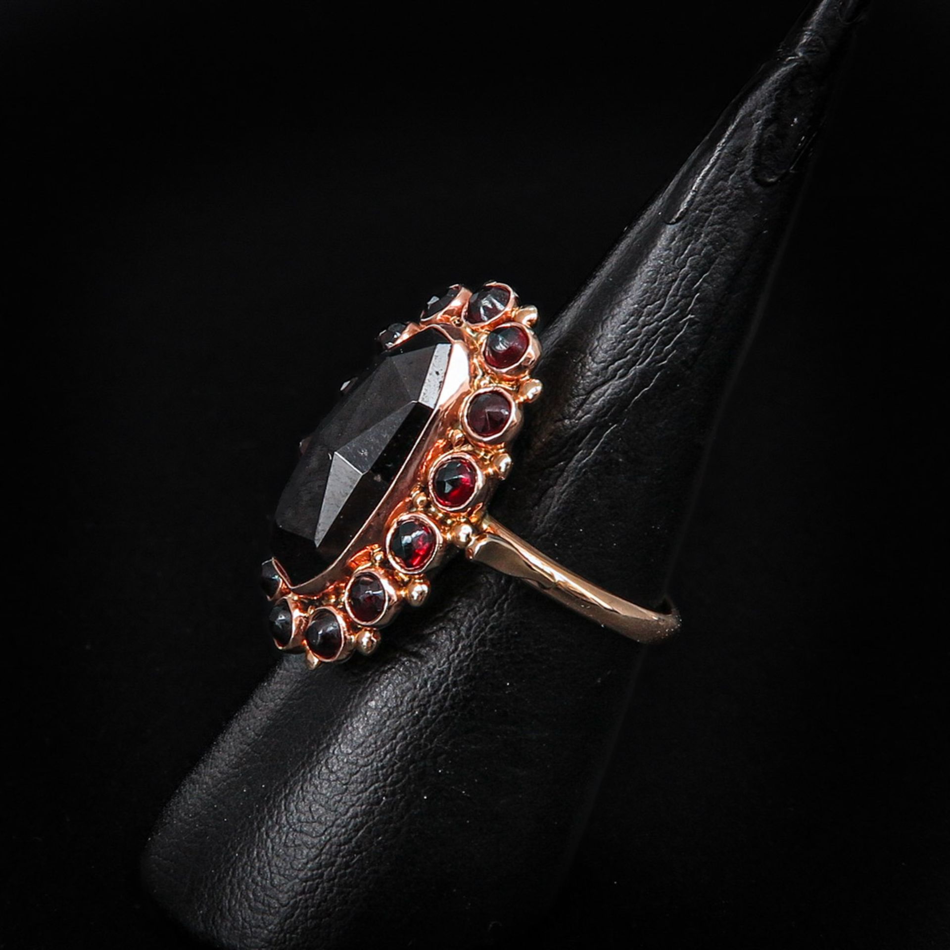 A Triple Strand Garnet Necklace and 14KG Ring - Image 4 of 4