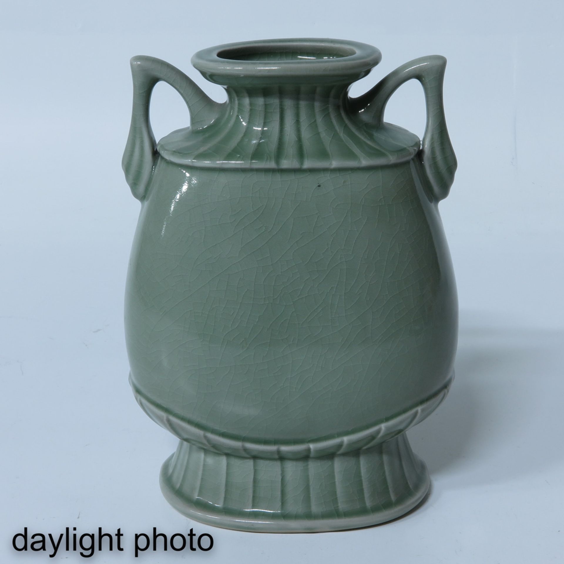 A Celadon Vase - Bild 7 aus 8