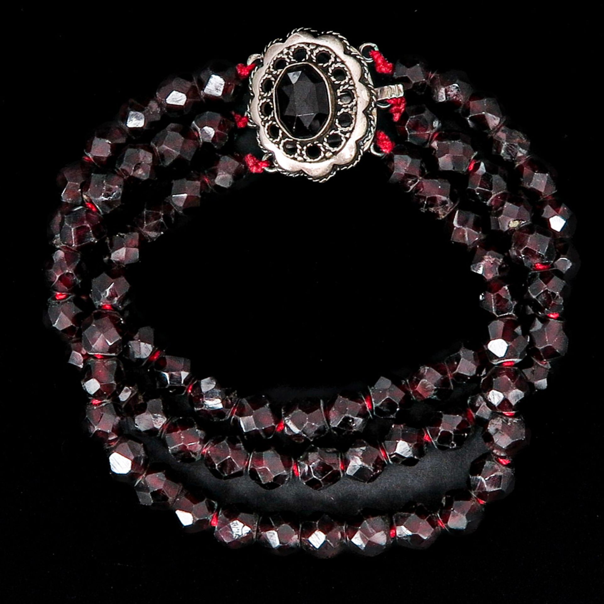 A Lot of 3 Garnet Necklaces and Garnet Bracelet - Bild 4 aus 6
