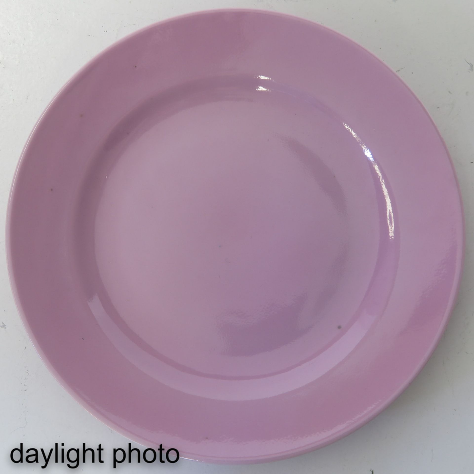 A Pink Glazed Plate - Bild 3 aus 5