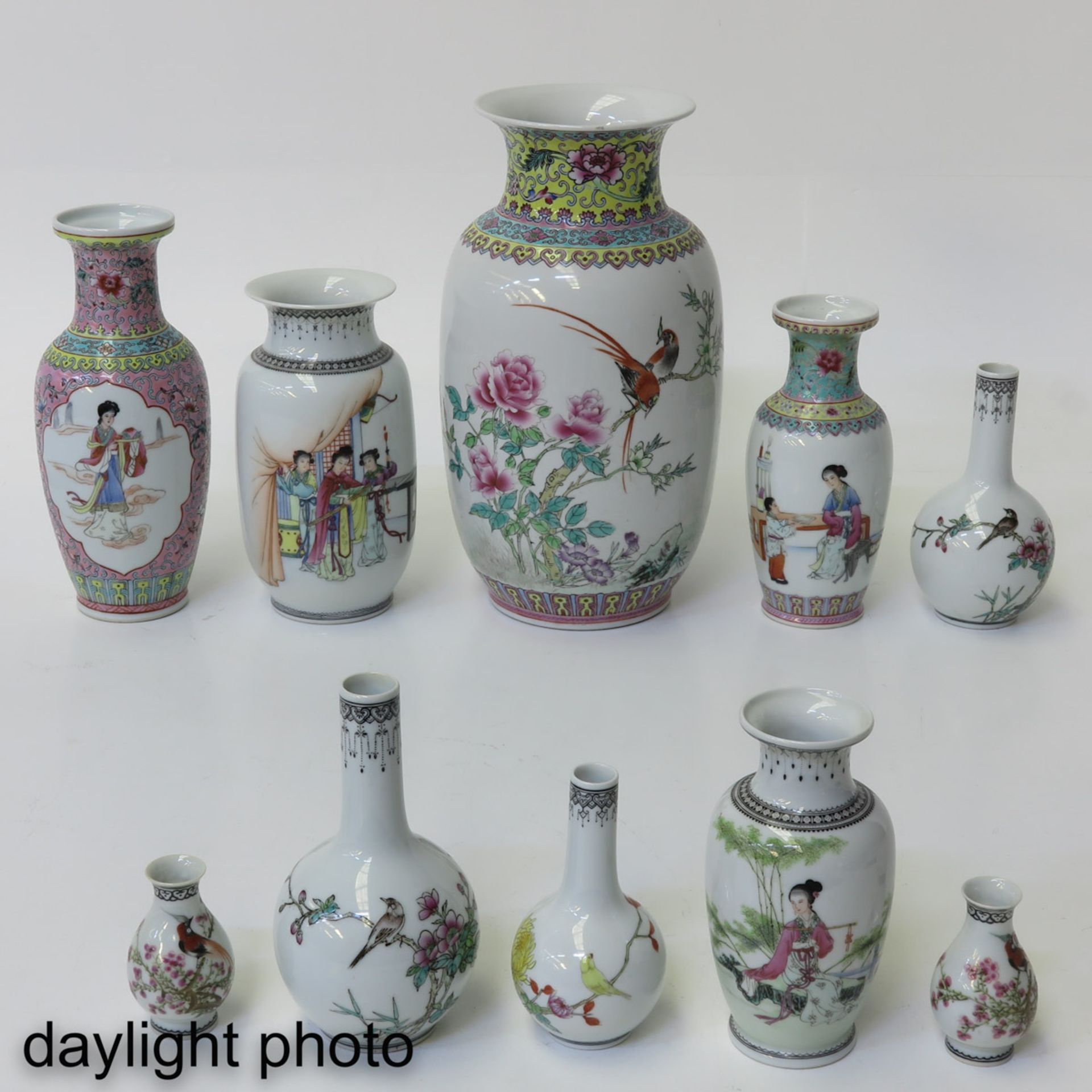 A Diverse Collection of Famille Rose Vases - Image 9 of 10