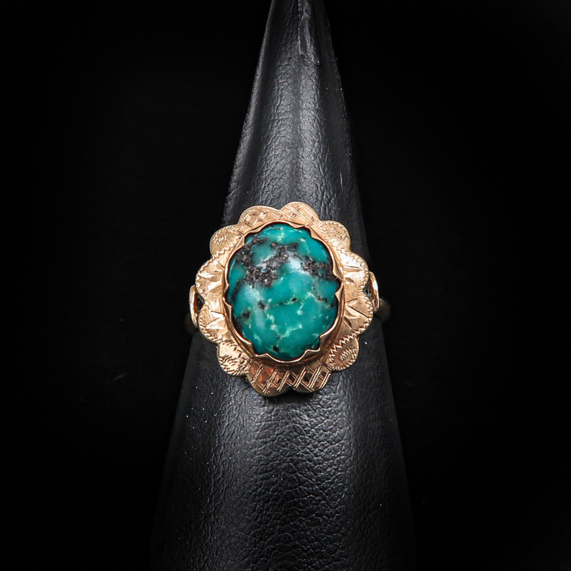 A Turquoise Necklace and Ring along with a Garnet Necklace and Ring - Bild 4 aus 7