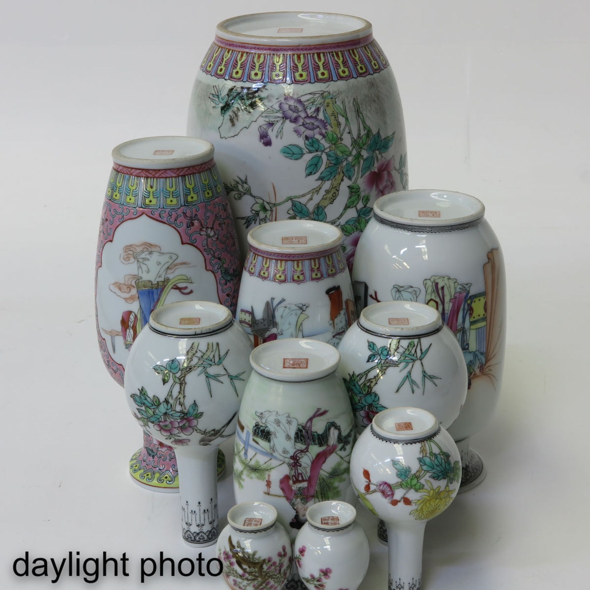 A Diverse Collection of Famille Rose Vases - Image 10 of 10