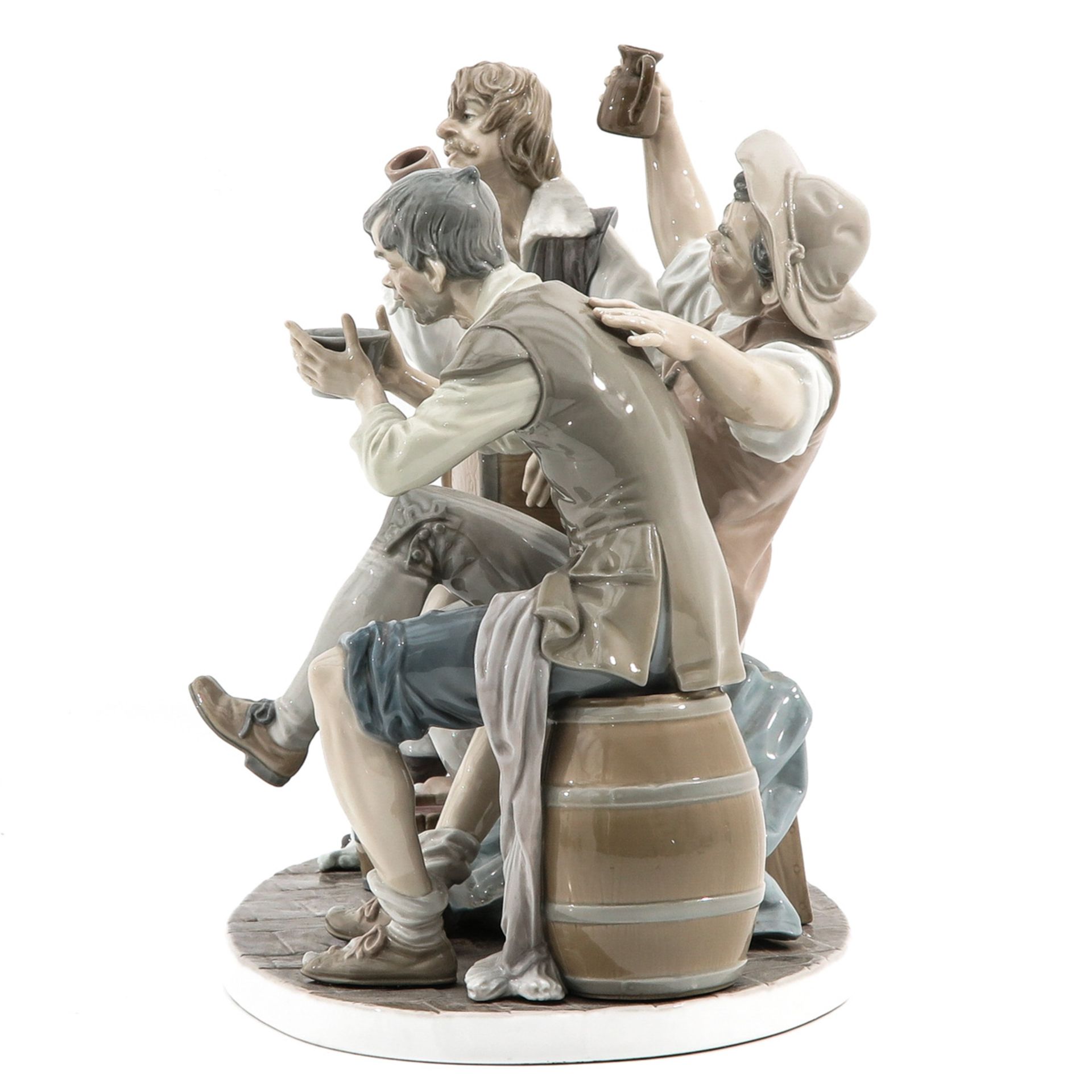 A Lladro Sculpture Titled Happy Drinkers - Bild 2 aus 9