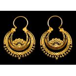 A pair of large earringsPortuguese gold Double crescent of granites and filigree decoration Dragon